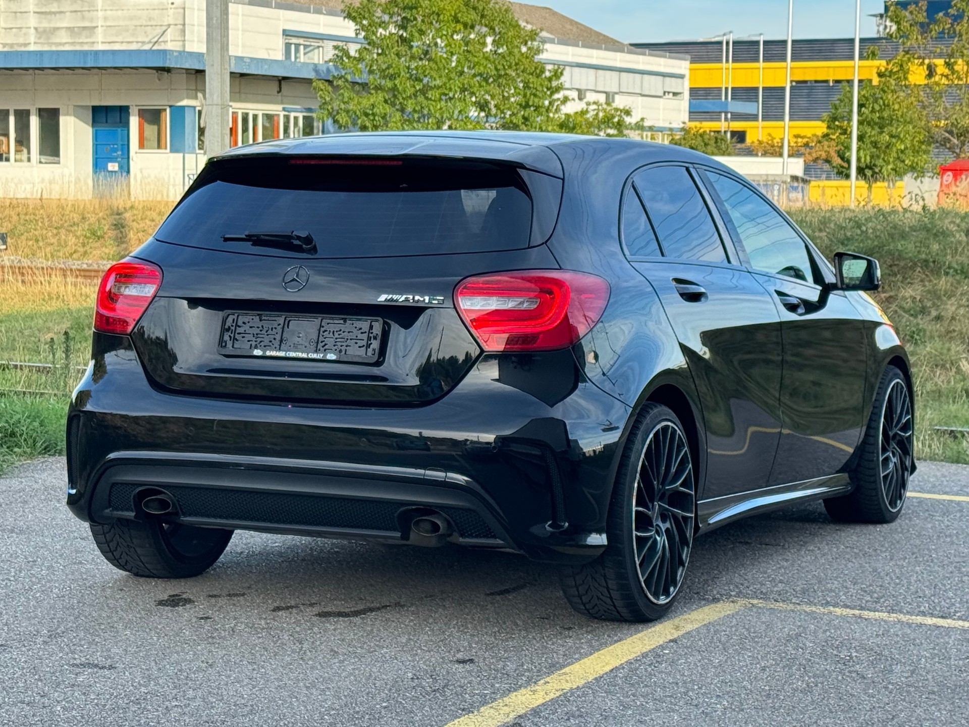 MERCEDES-BENZ A 250 AMG Line 4Matic 7G-DCT-image-5