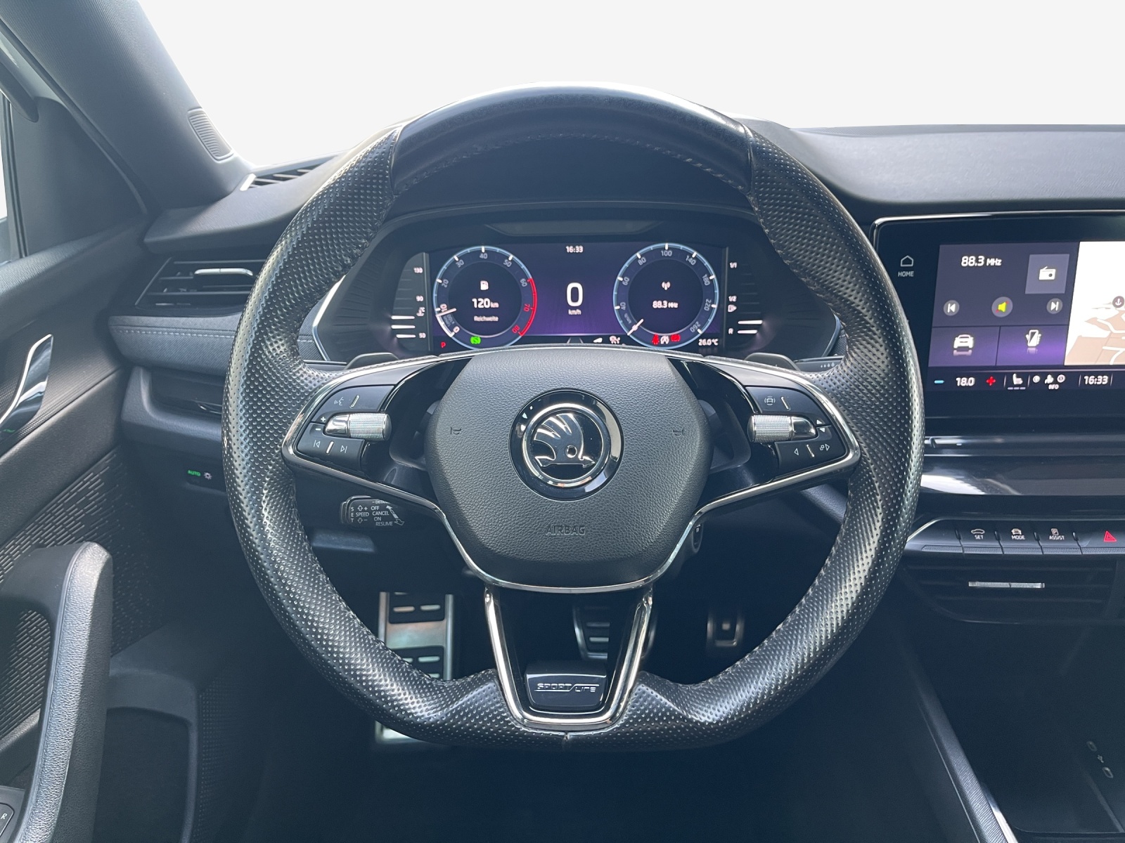 SKODA Octavia Combi 2.0 TSI SportLine DSG 4x4-image-9