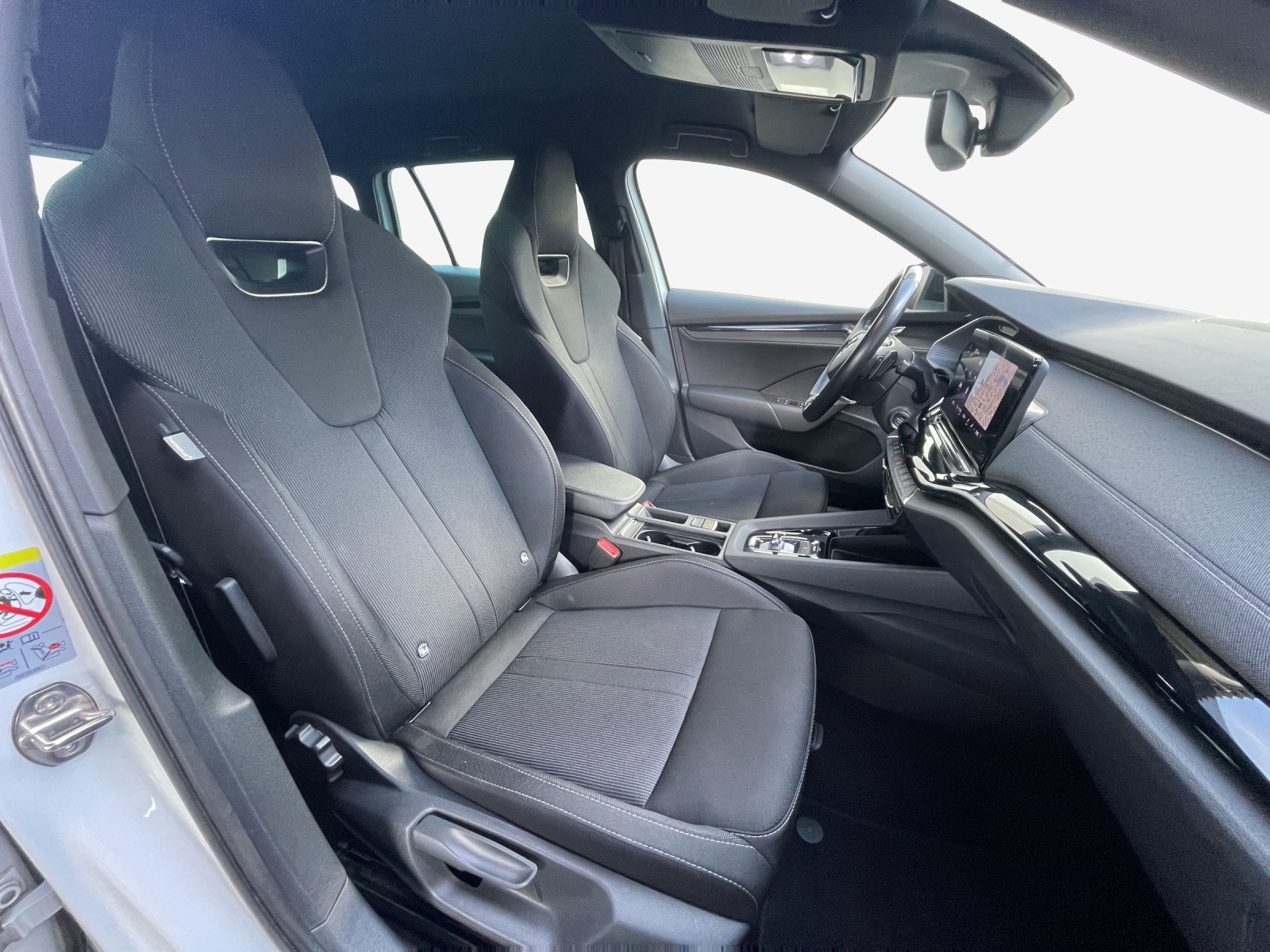 SKODA Octavia Combi 2.0 TSI SportLine DSG 4x4-image-14