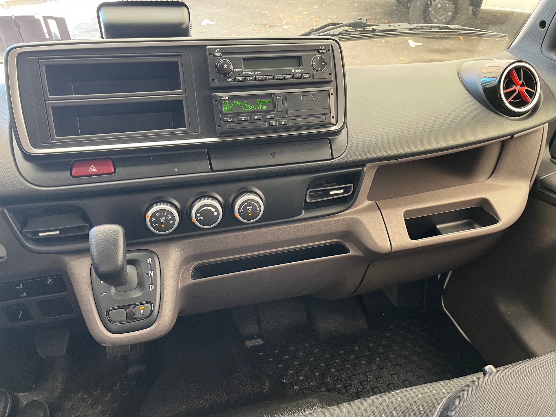 FUSO Canter-image-1