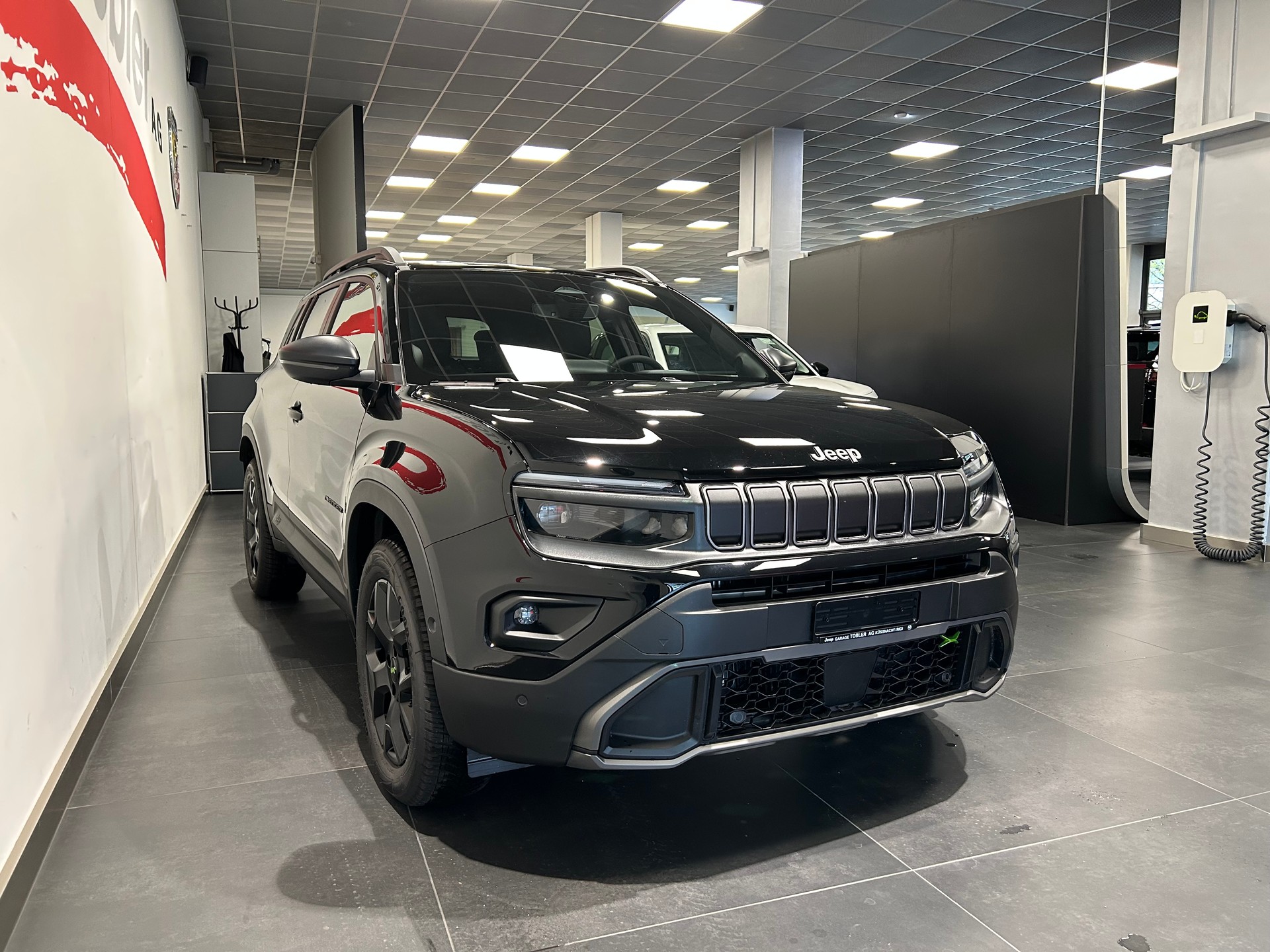 JEEP Avenger 1.2 Turbo MHEV Overland Leather 4xe-image-4