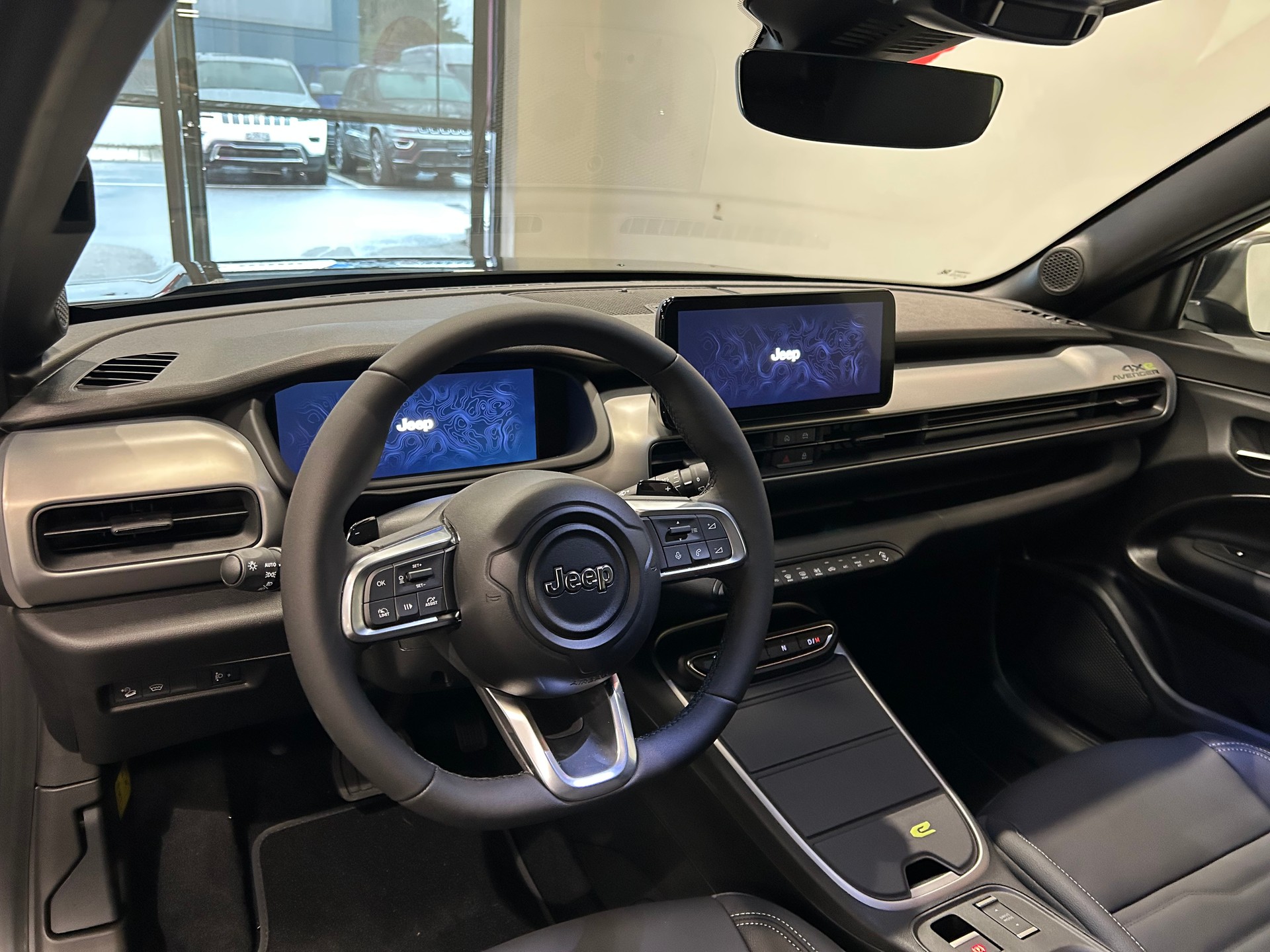 JEEP Avenger 1.2 Turbo MHEV Overland Leather 4xe-image-8
