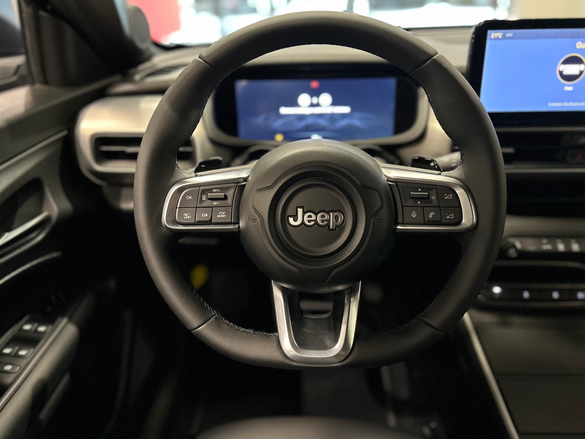 JEEP Avenger 1.2 Turbo MHEV Overland Leather 4xe-image-10