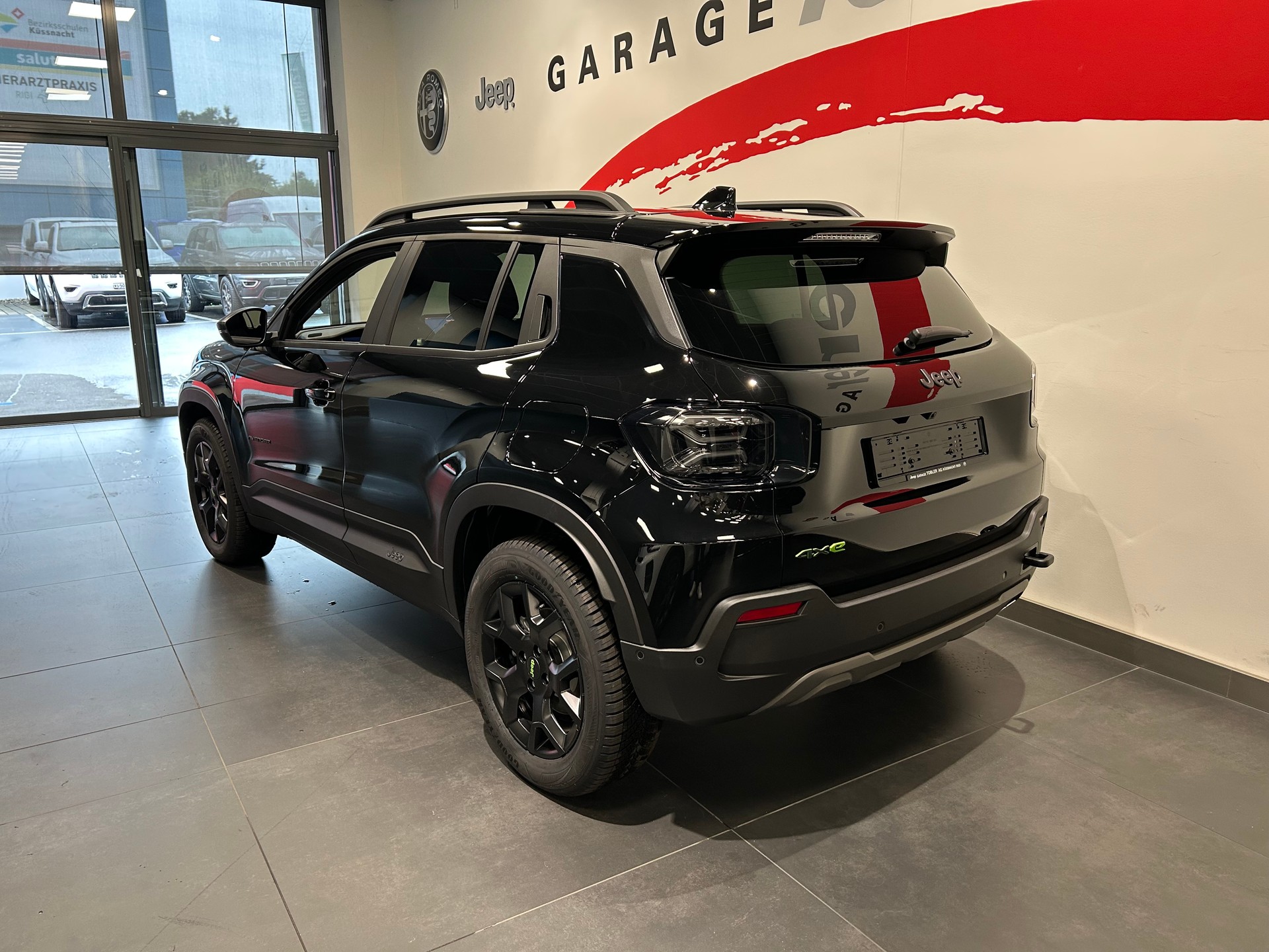 JEEP Avenger 1.2 Turbo MHEV Overland Leather 4xe-image-12