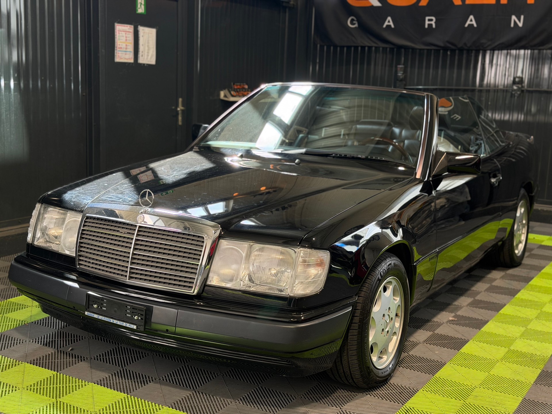 MERCEDES-BENZ 300 CE-24 Cabrio-image-0