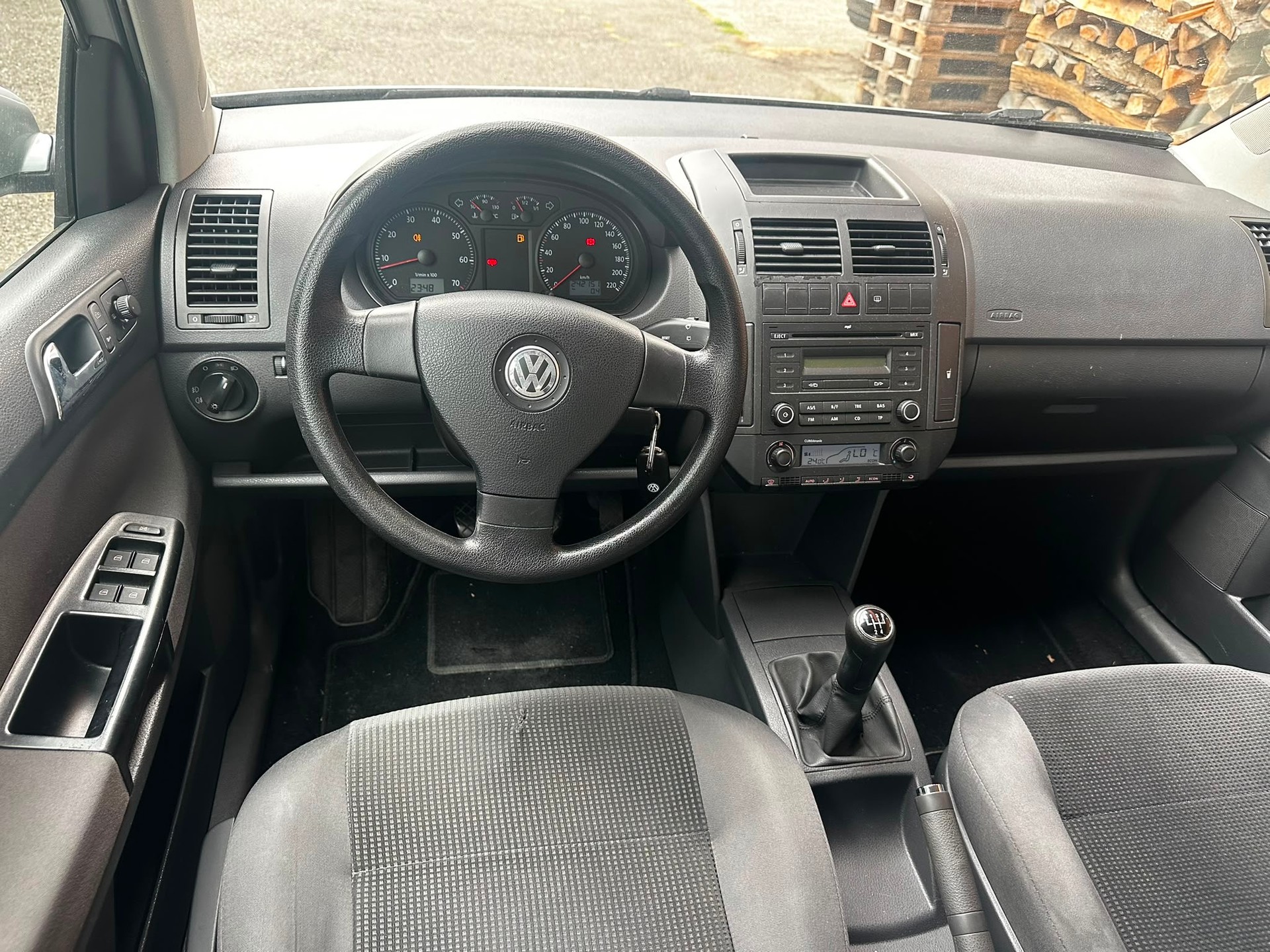VW Polo 1.6 16V Trendline-image-4