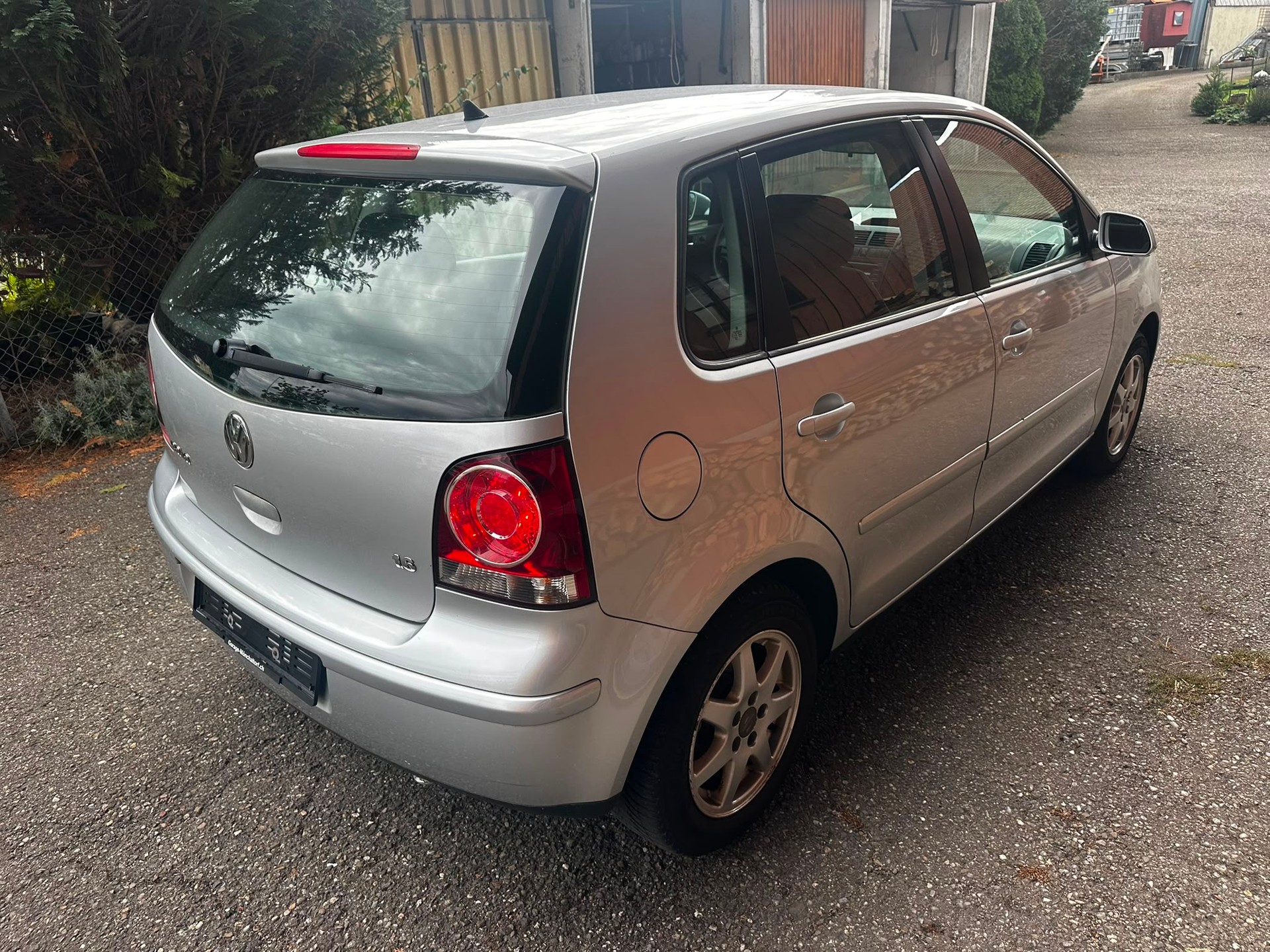 VW Polo 1.6 16V Trendline-image-2