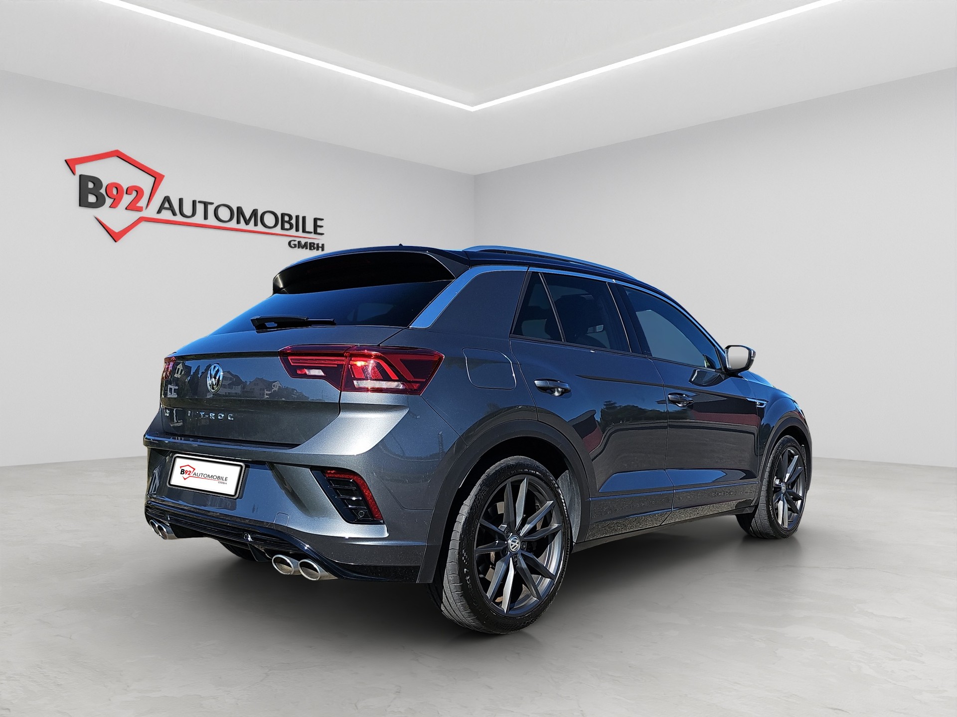 VW T-Roc 2.0 TSI R DSG 4Motion-image-4