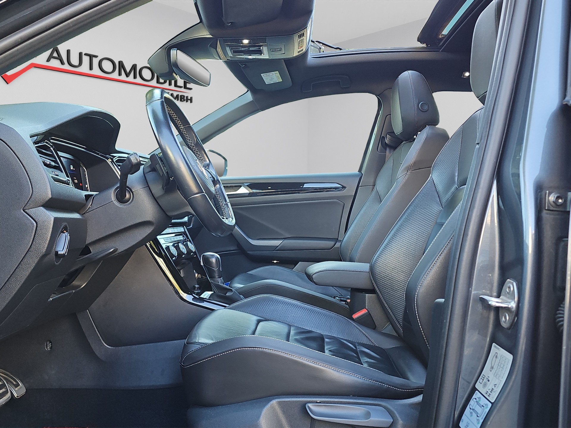 VW T-Roc 2.0 TSI R DSG 4Motion-image-8