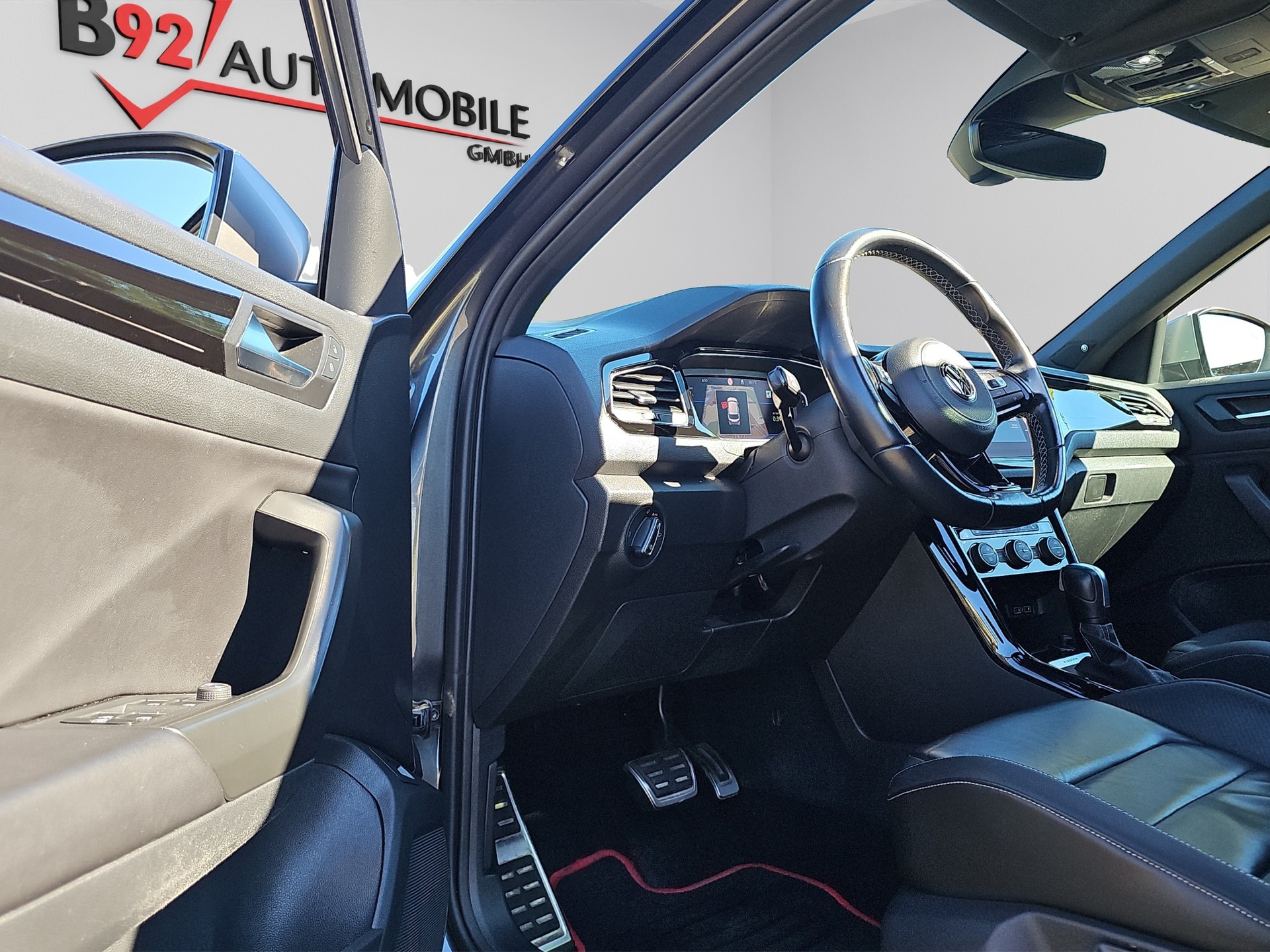 VW T-Roc 2.0 TSI R DSG 4Motion-image-10