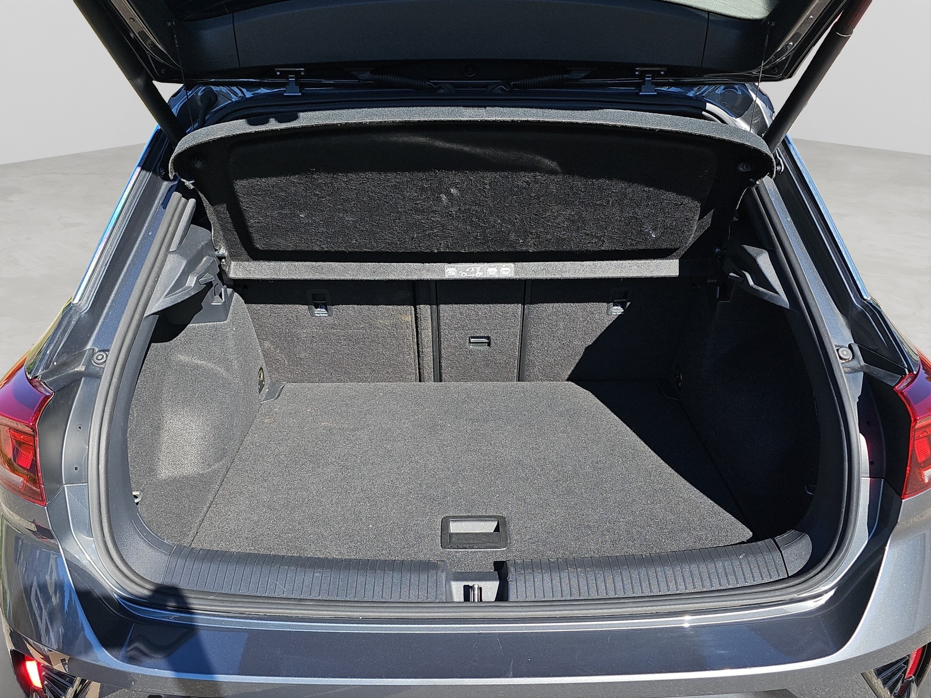 VW T-Roc 2.0 TSI R DSG 4Motion-image-20