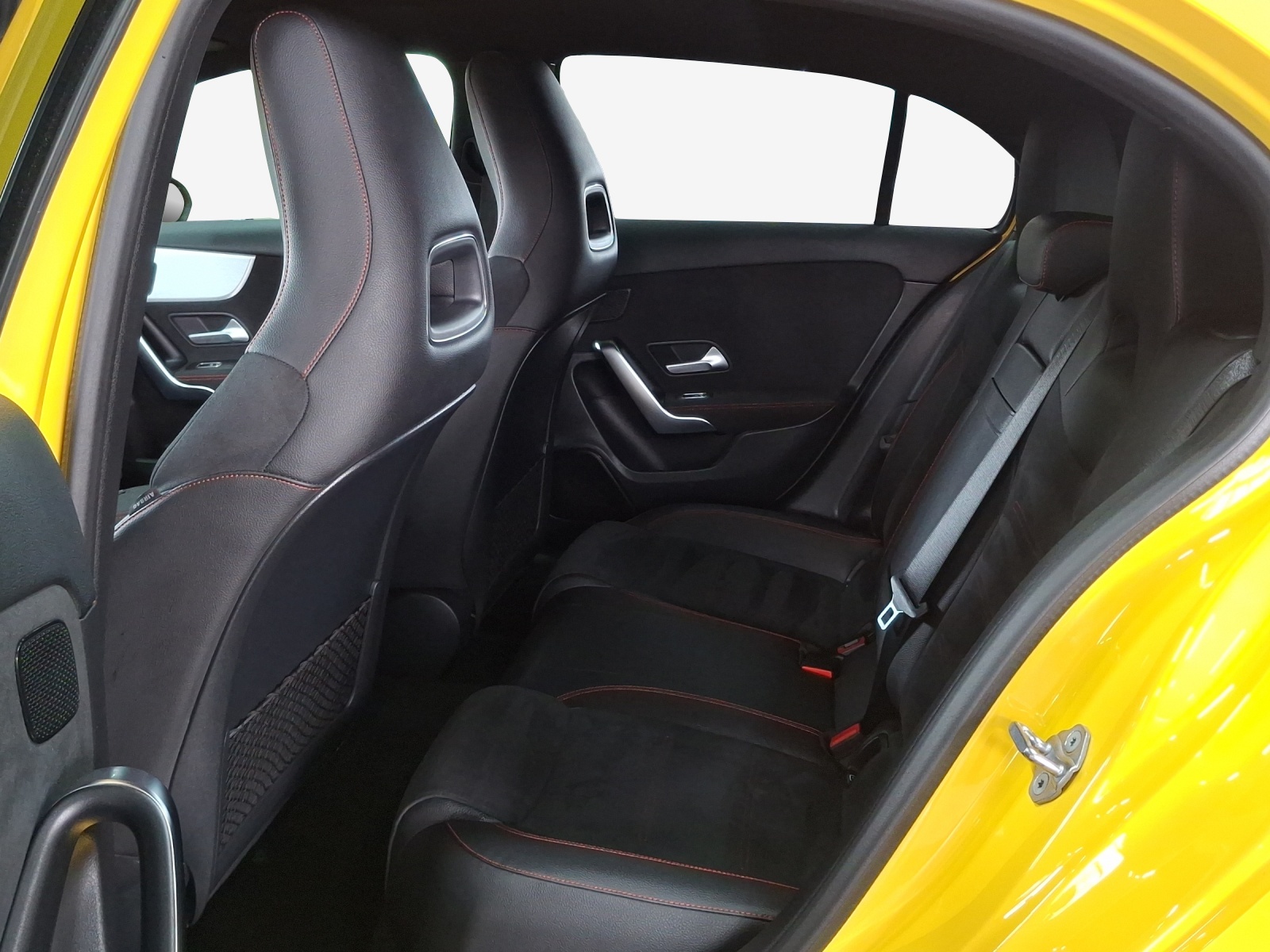 MERCEDES-BENZ A 250 4Matic AMG Line 4Matic 7G-DCT-image-11