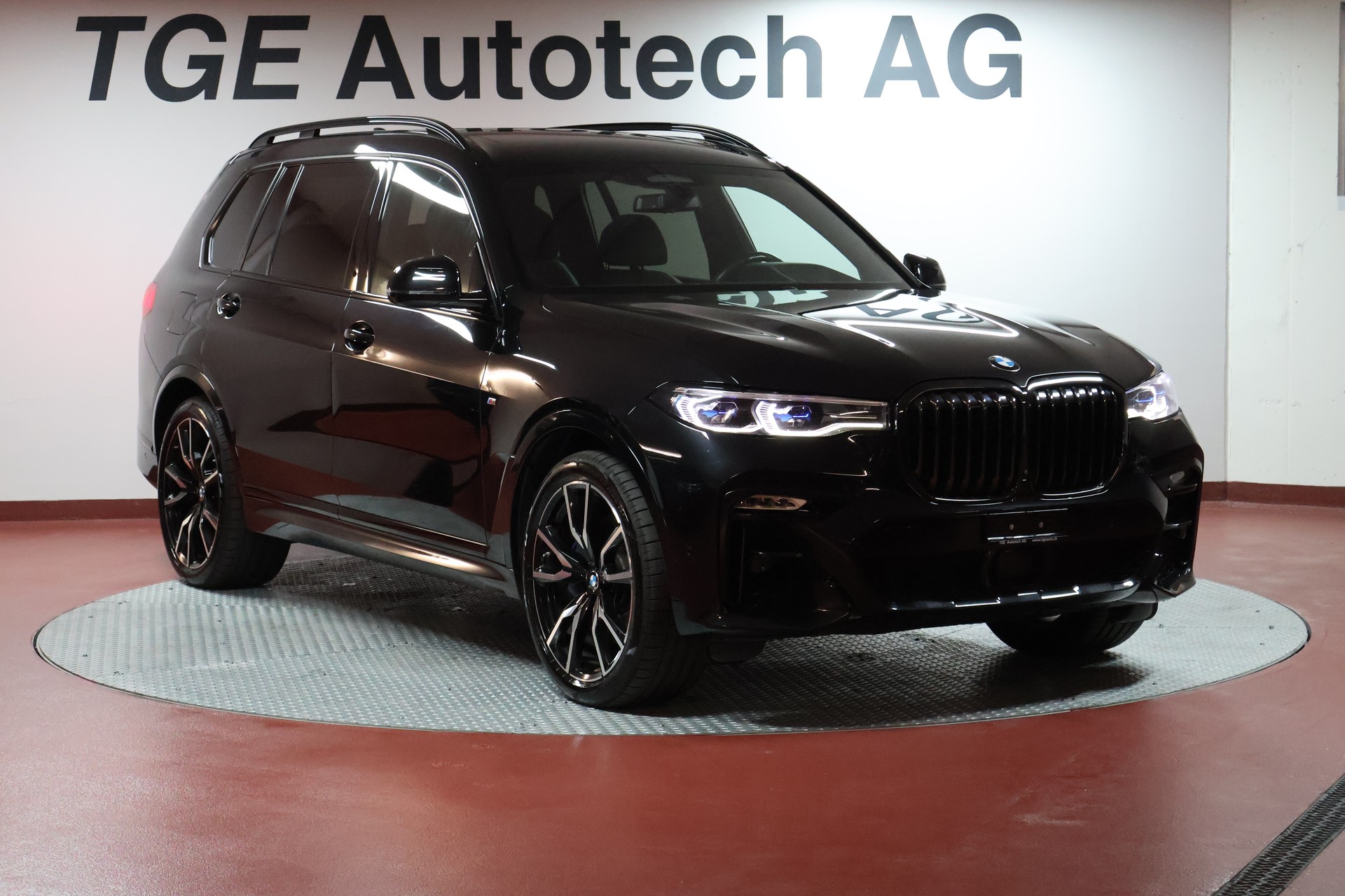 BMW X7 xDrive 48V 40d Steptronic M-Sport-showroom-element-2