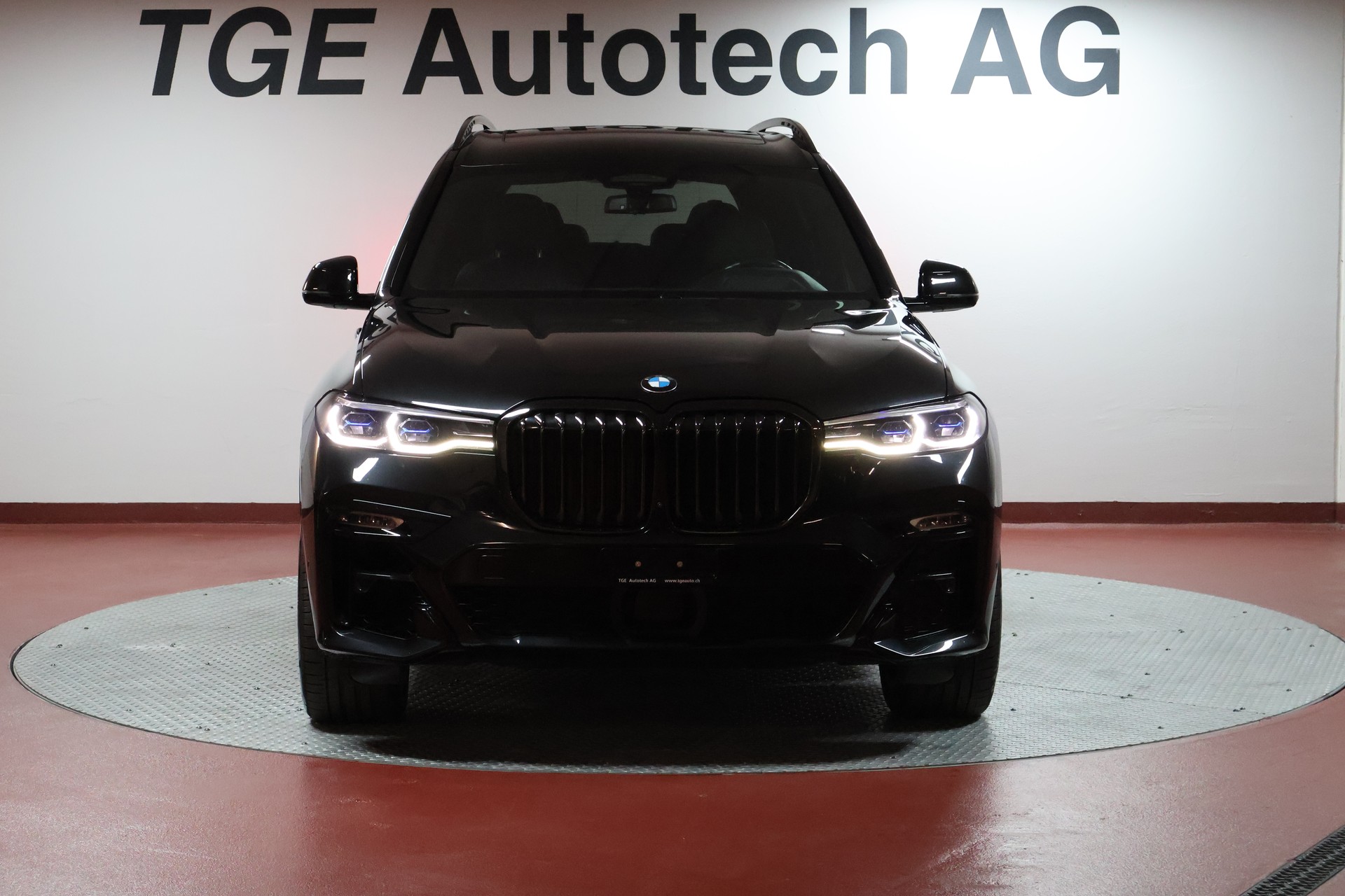 BMW X7 xDrive 48V 40d Steptronic M-Sport-showroom-element-1