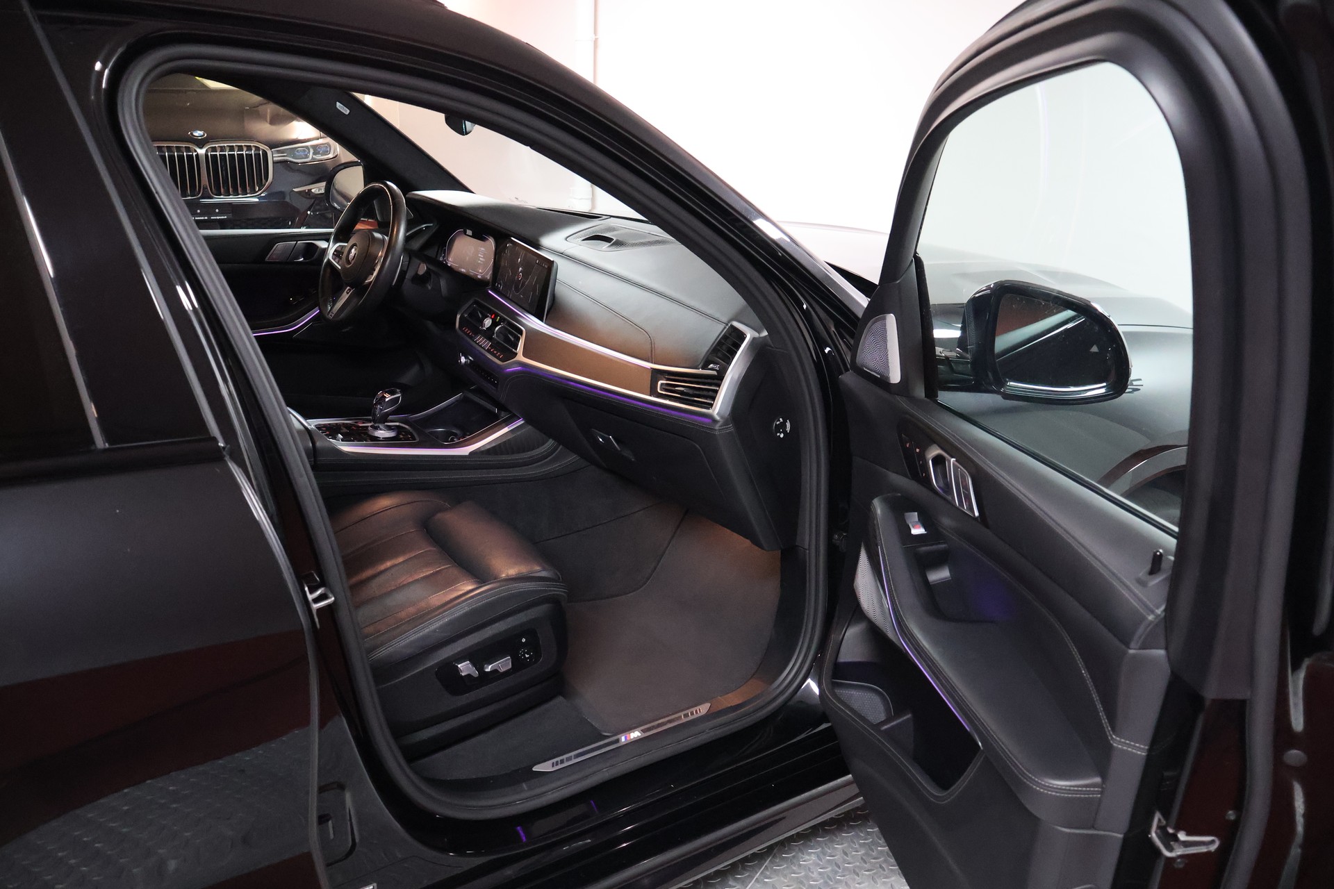 BMW X7 xDrive 48V 40d Steptronic M-Sport-image-14