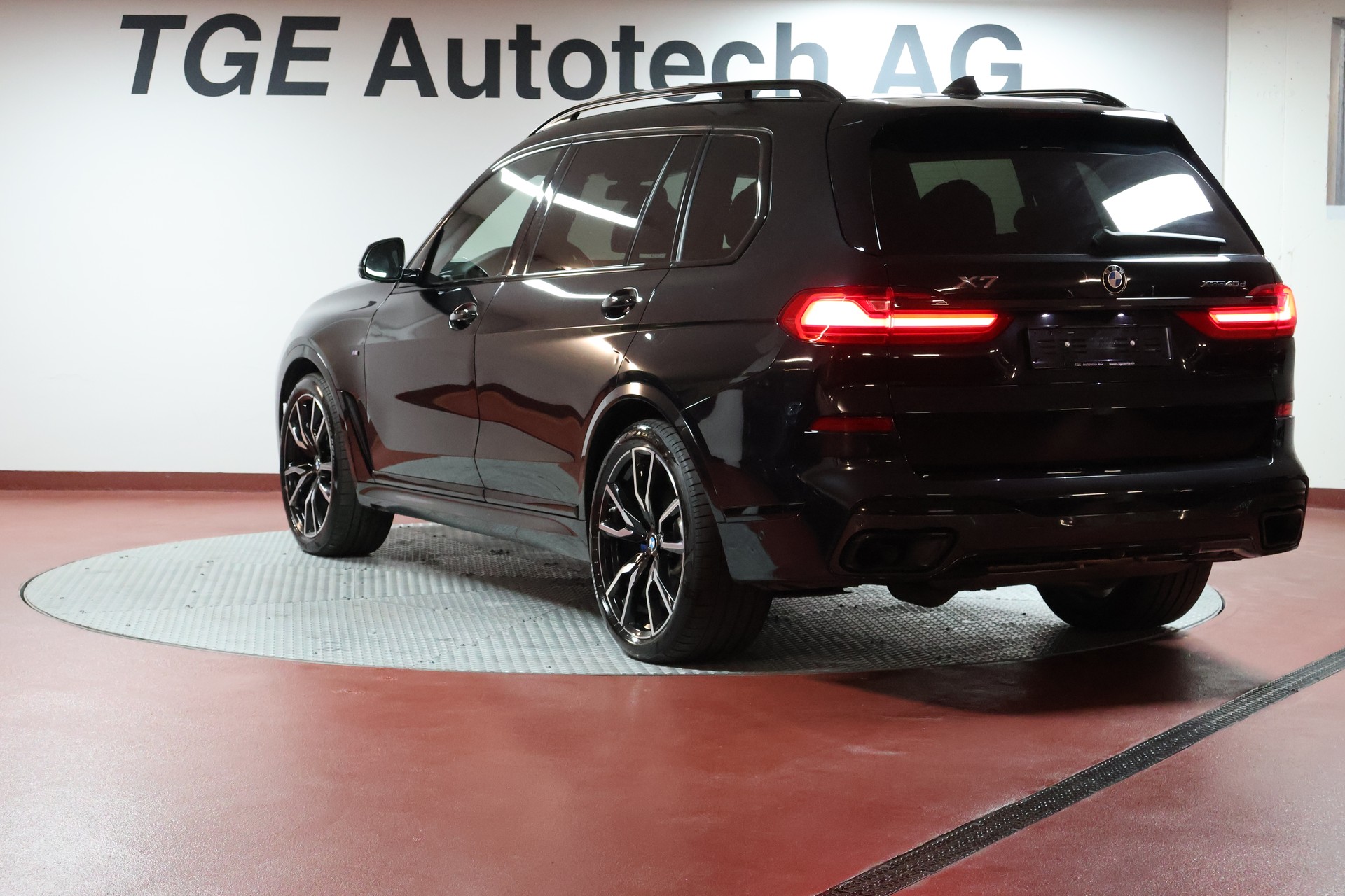 BMW X7 xDrive 48V 40d Steptronic M-Sport-image-21