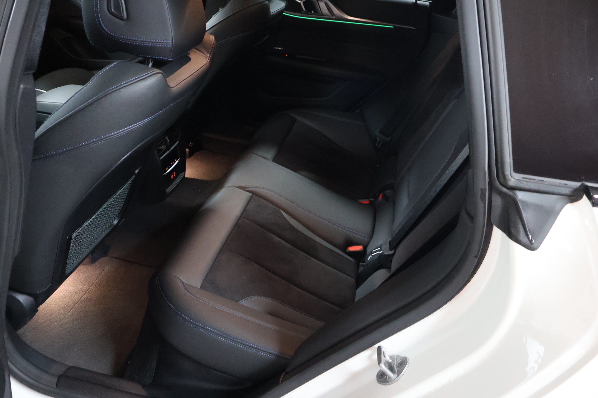 BMW 430d xDrive 48V Gran Coupé M Sport Steptronic-image-17