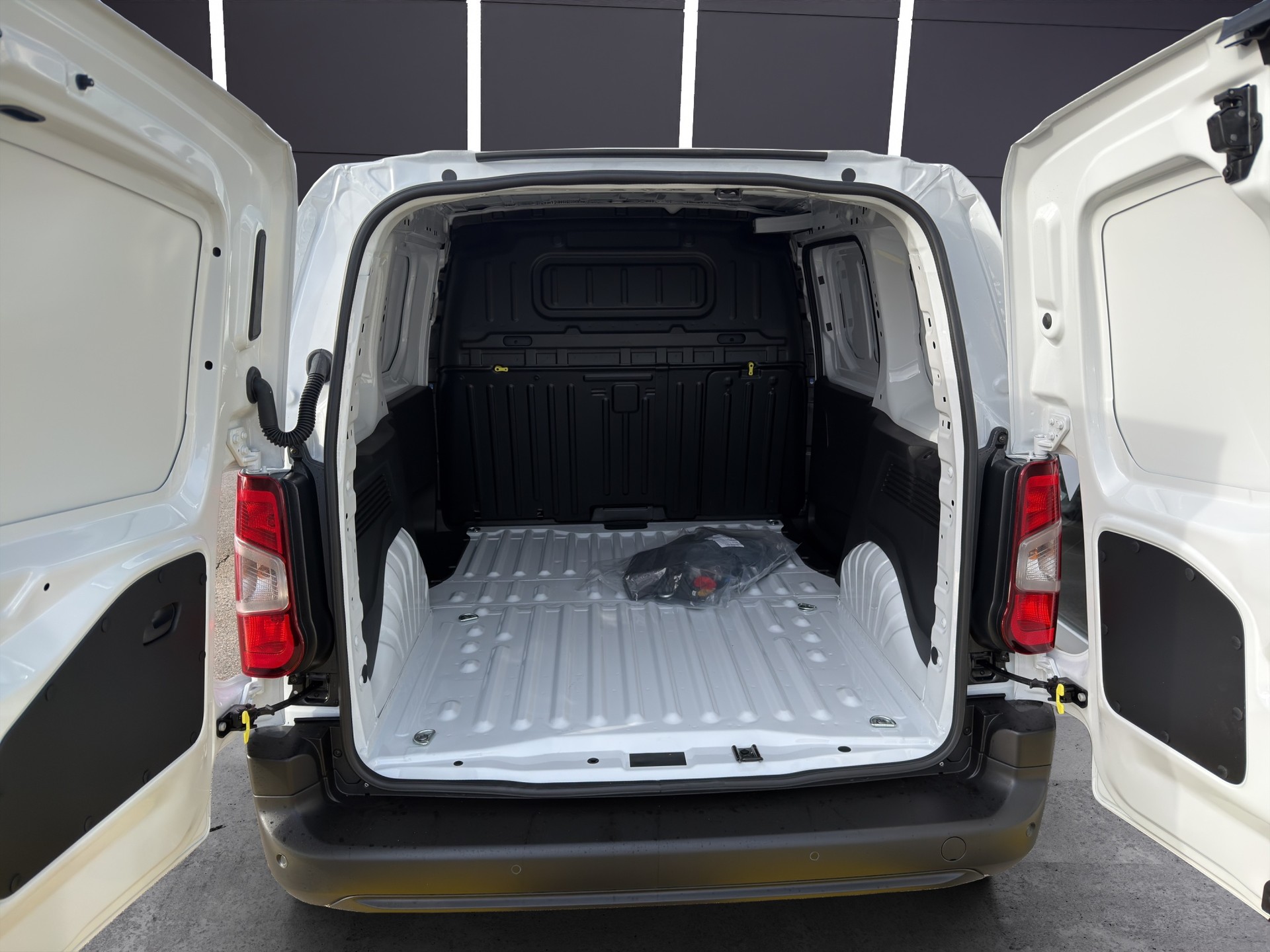 CITROEN Berlingo M 1.5 First frigorifique -20°C-image-6