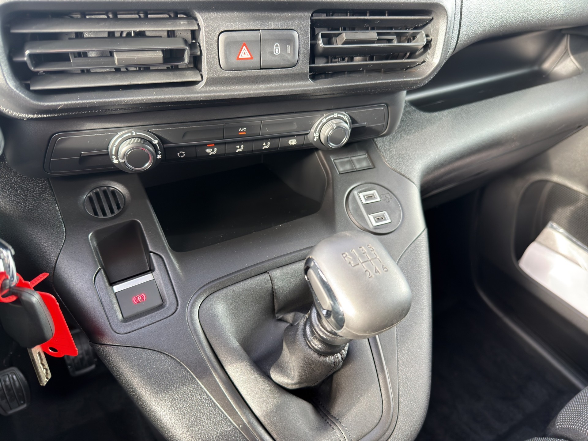 CITROEN Berlingo M 1.5 First frigorifique -20°C-image-10