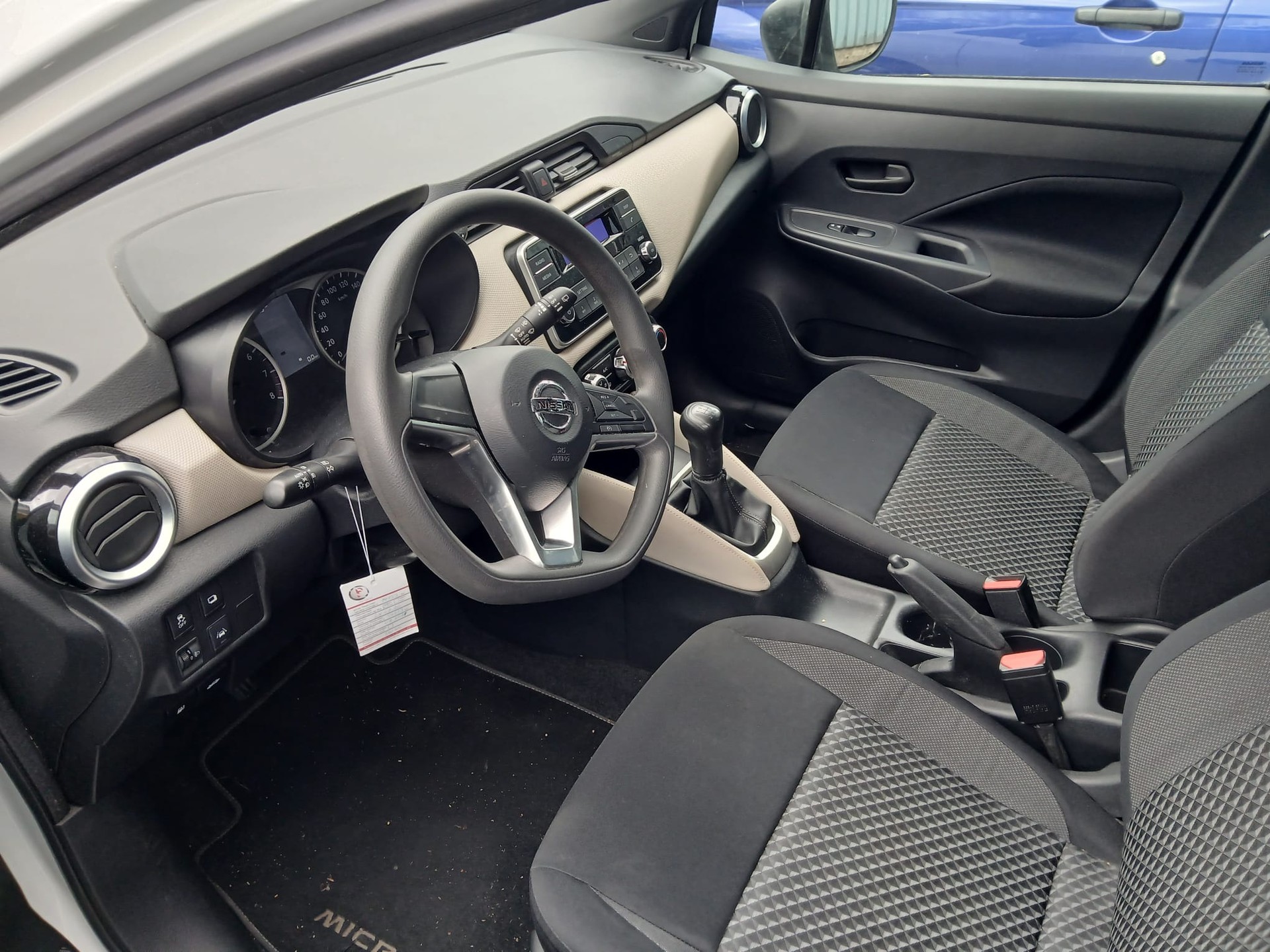 NISSAN Micra 1.0 visia-image-4