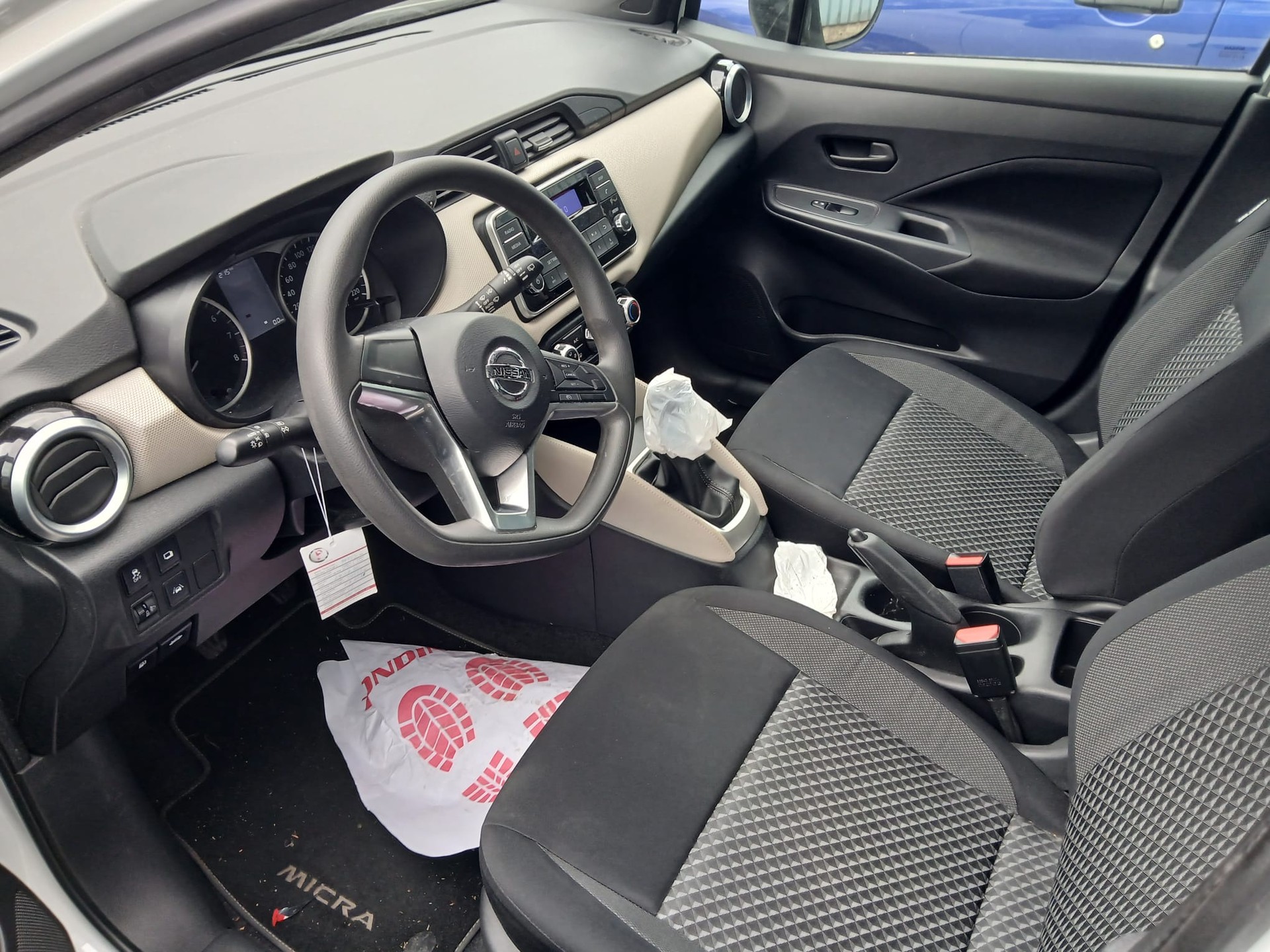 NISSAN Micra 1.0 visia-image-2