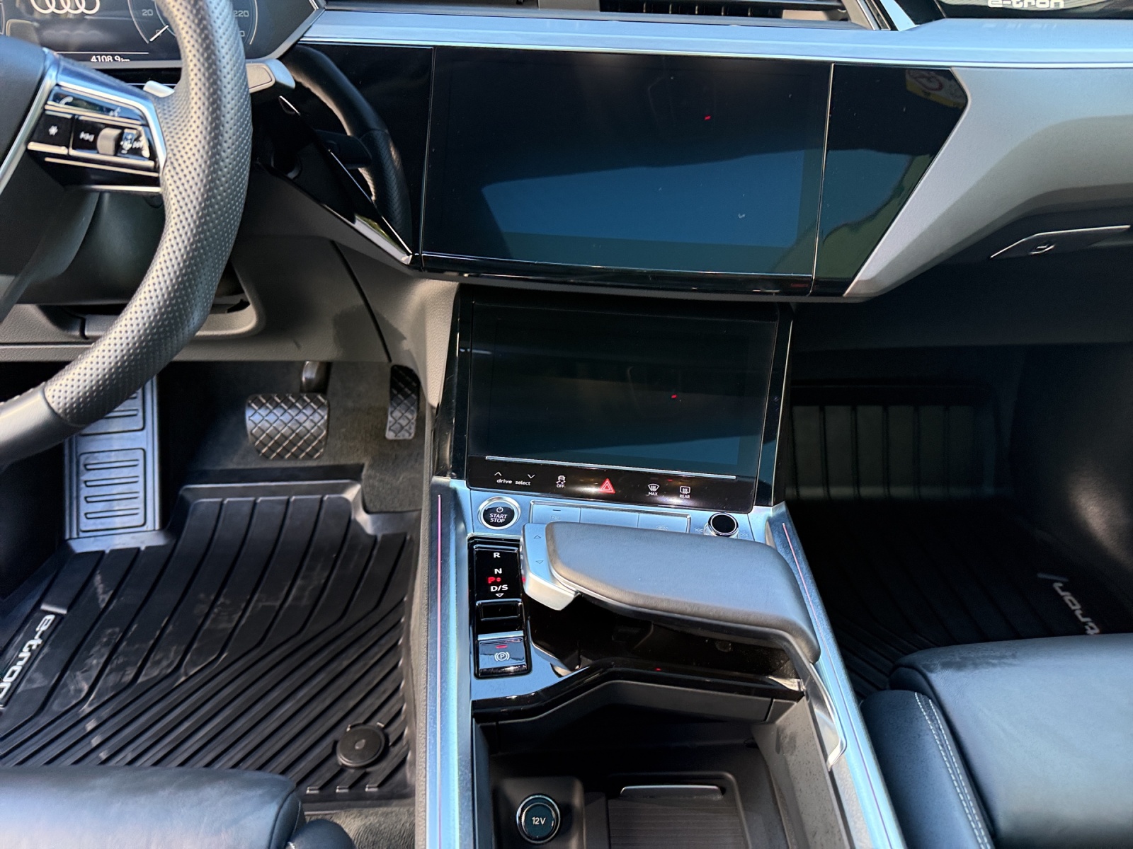 AUDI e-tron 55 Sportback S Line Black Edition quattro-image-10