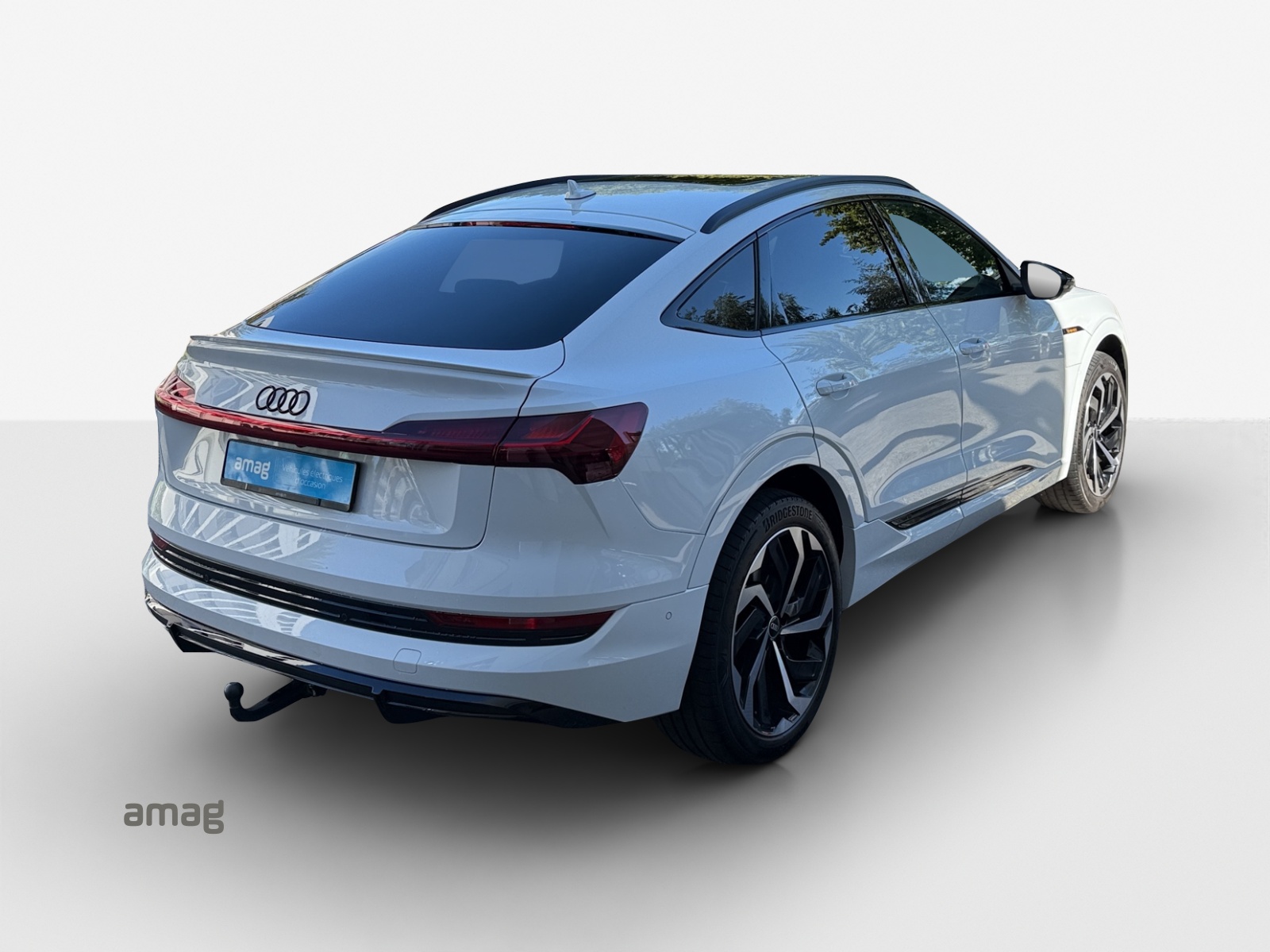 AUDI e-tron 55 Sportback S Line Black Edition quattro-image-4