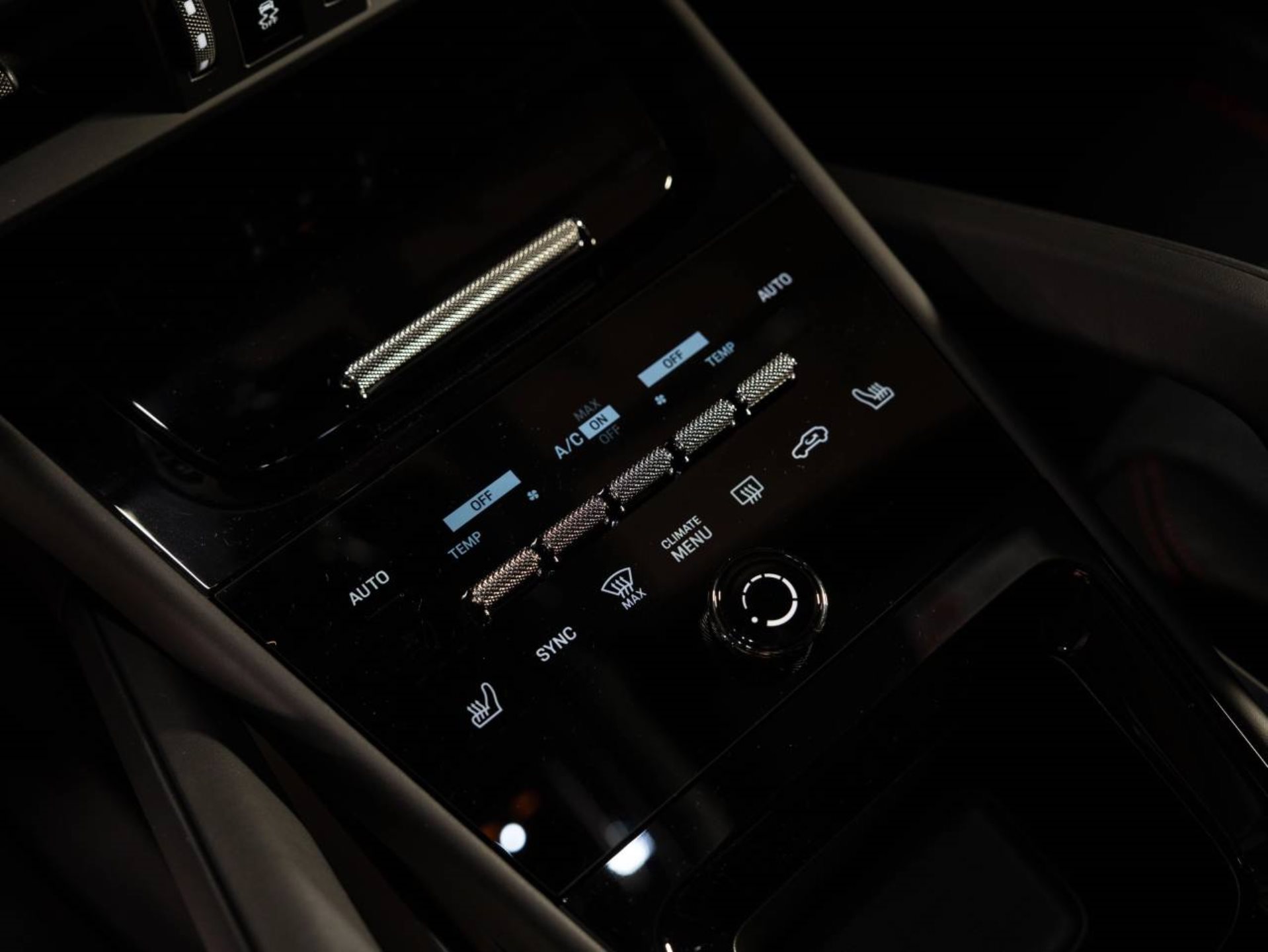 PORSCHE Cayenne E-Hybrid Black Edition-image-13