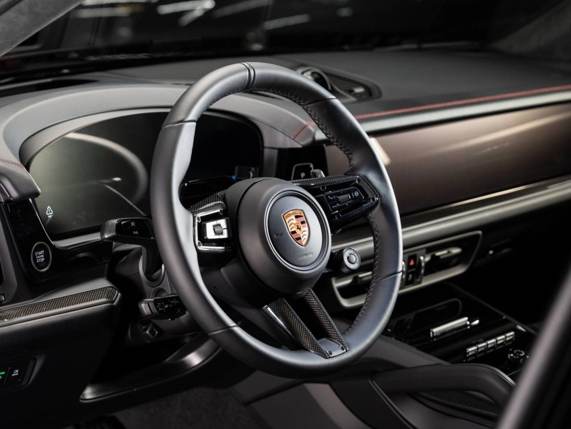 PORSCHE Cayenne E-Hybrid Black Edition-image-8
