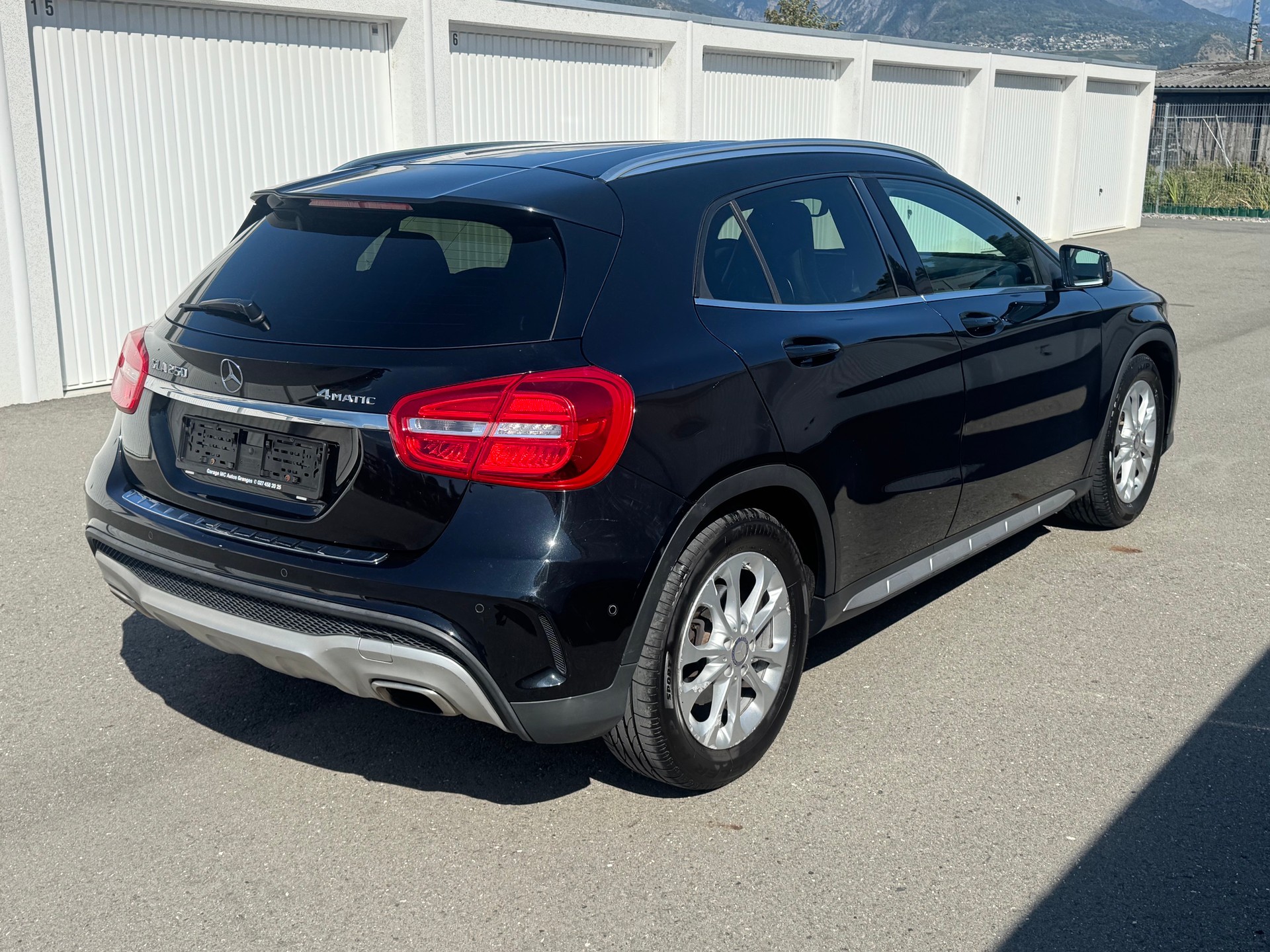 MERCEDES-BENZ GLA 250 4Matic 7G-DCT-image-2