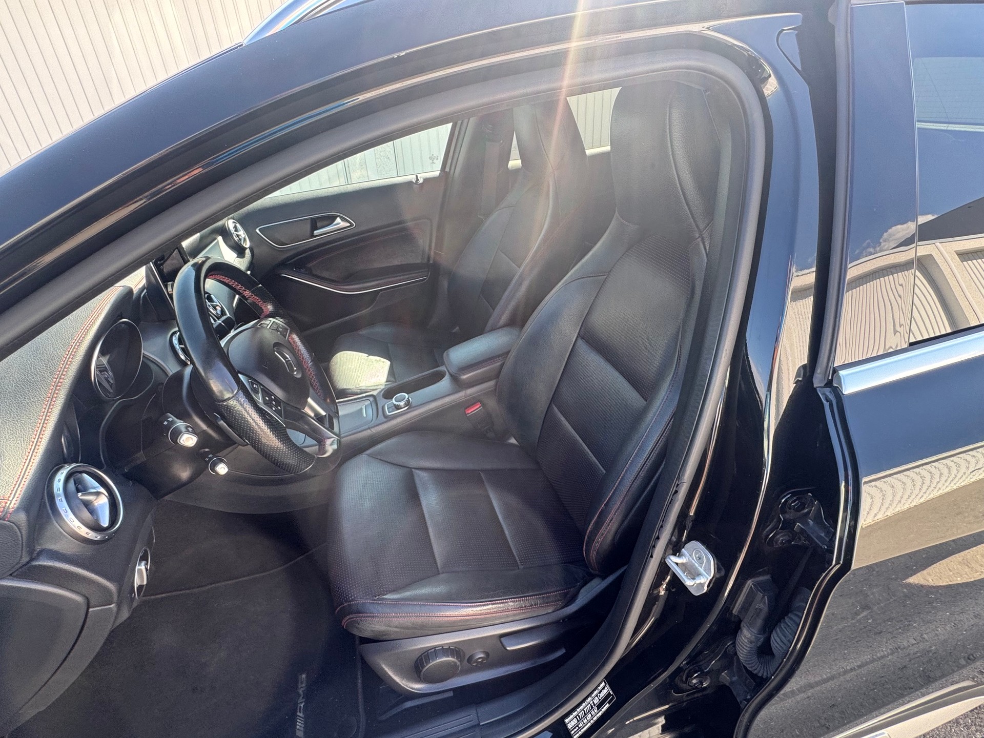 MERCEDES-BENZ GLA 250 4Matic 7G-DCT-image-6