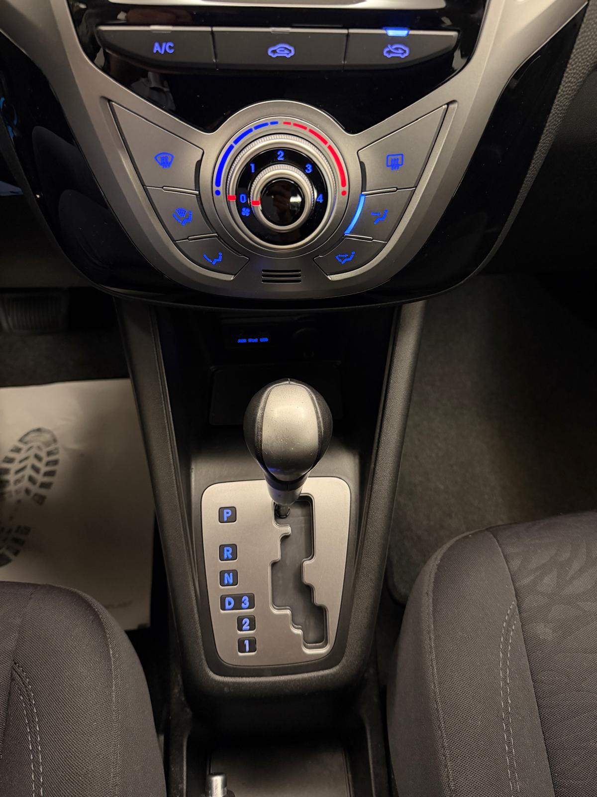 HYUNDAI ix20 1.6 Style-image-16