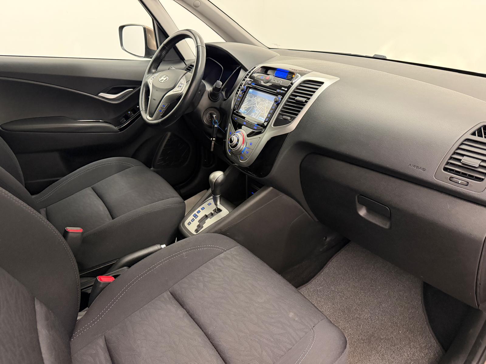 HYUNDAI ix20 1.6 Style-image-10