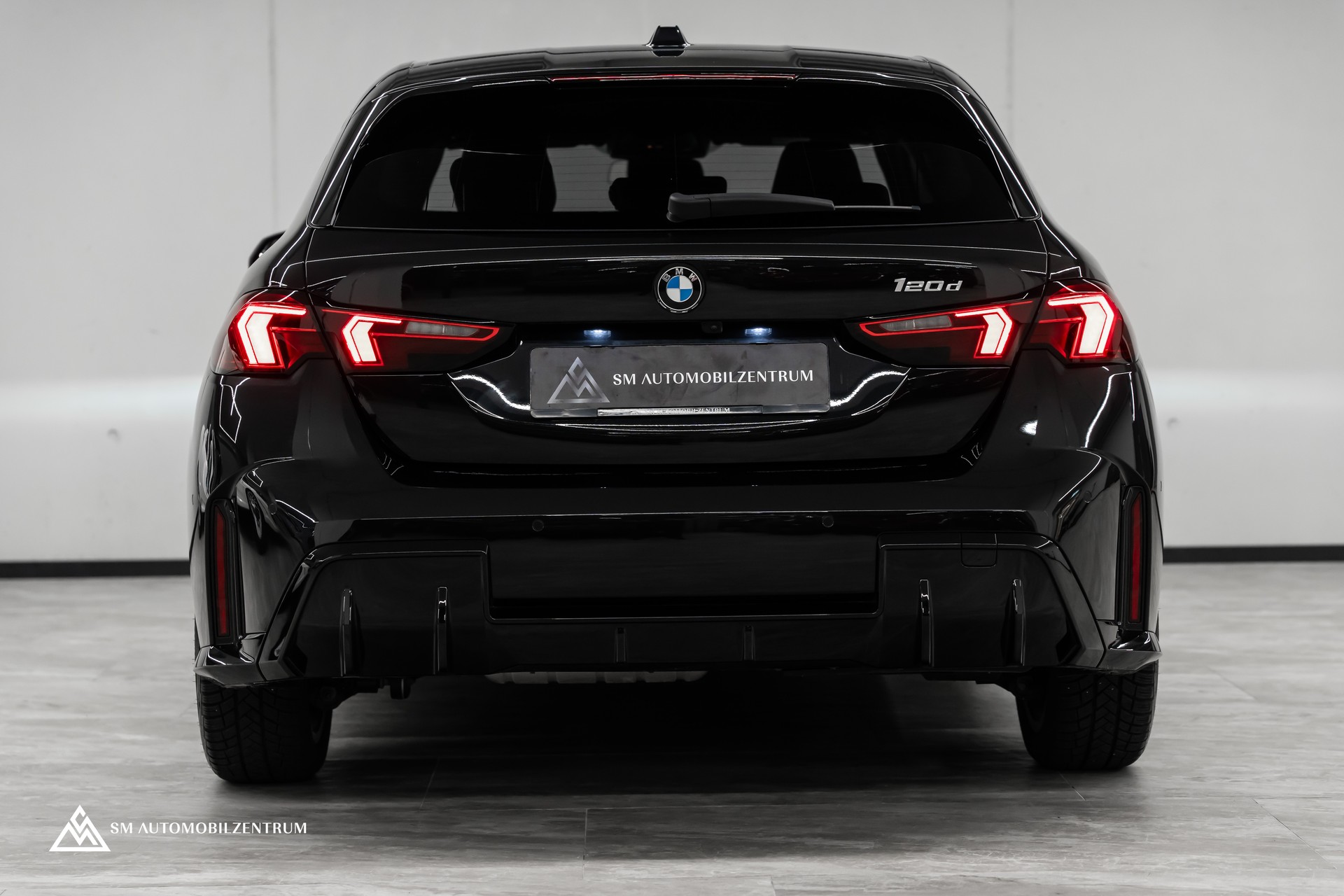 BMW 120d M Sport / Werksgarantie / 360° / Head-Up / el. Sitze Memory-image-9