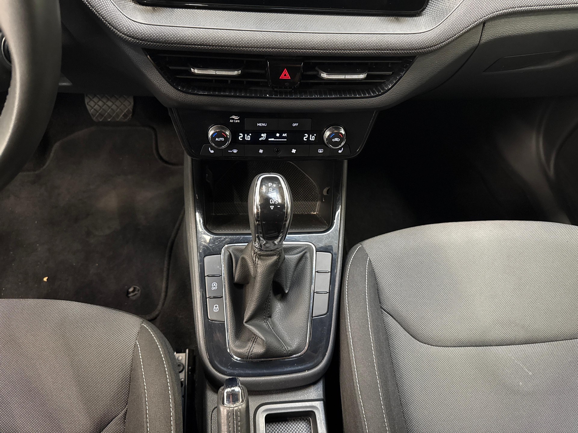 SKODA Fabia 1.0 TSI Selection DSG-image-15