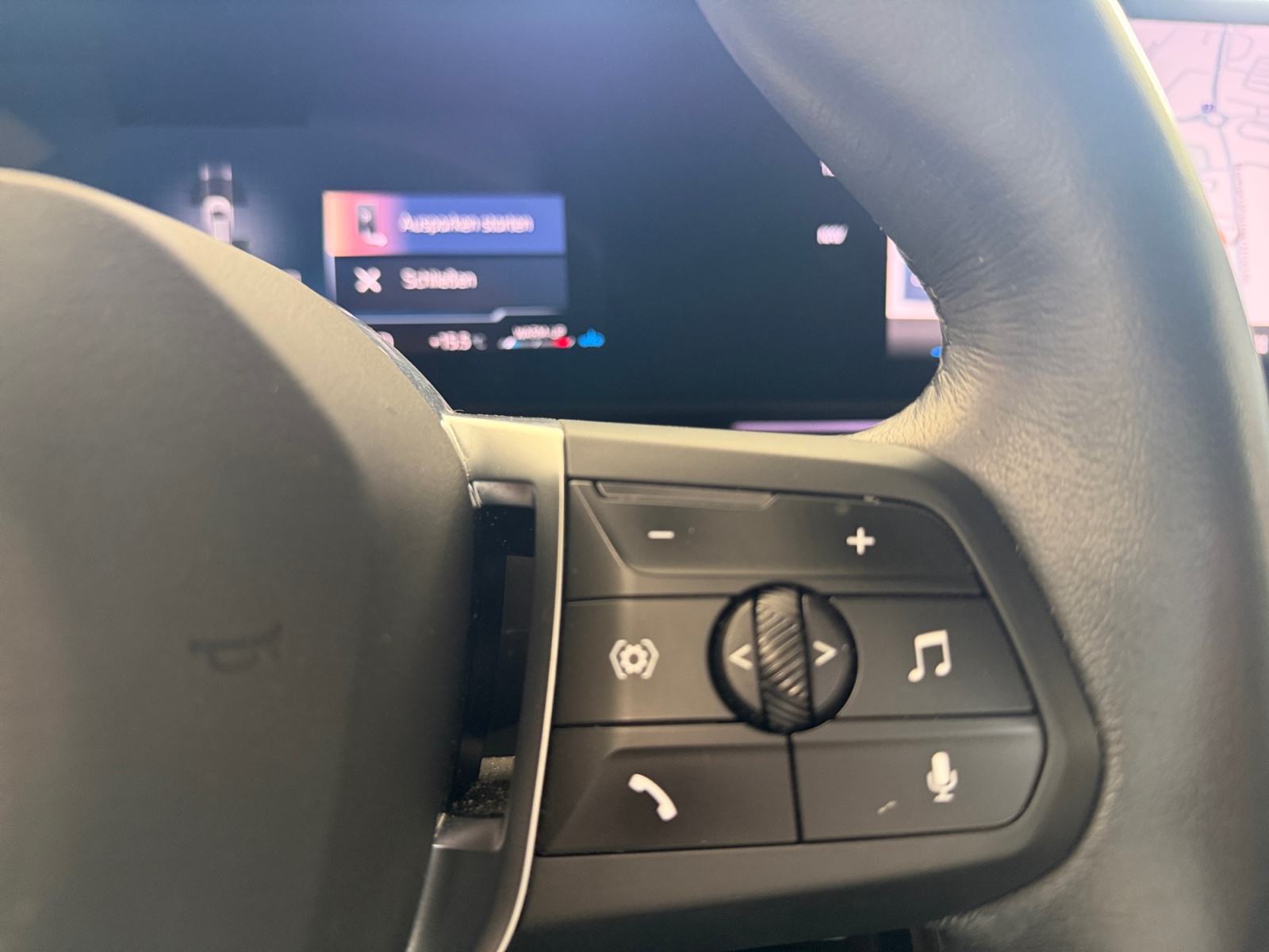 BMW 218d Active Tourer Luxury Line DKG-image-12