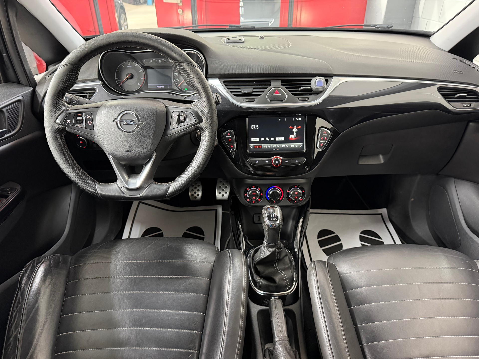 OPEL Corsa 1.6 Turbo OPC //NEU AB MFK!-image-9