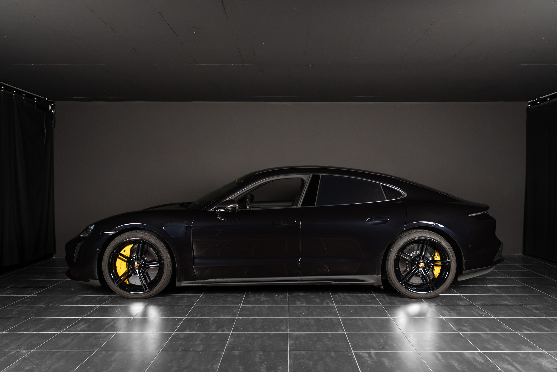 PORSCHE Taycan Turbo-image-1