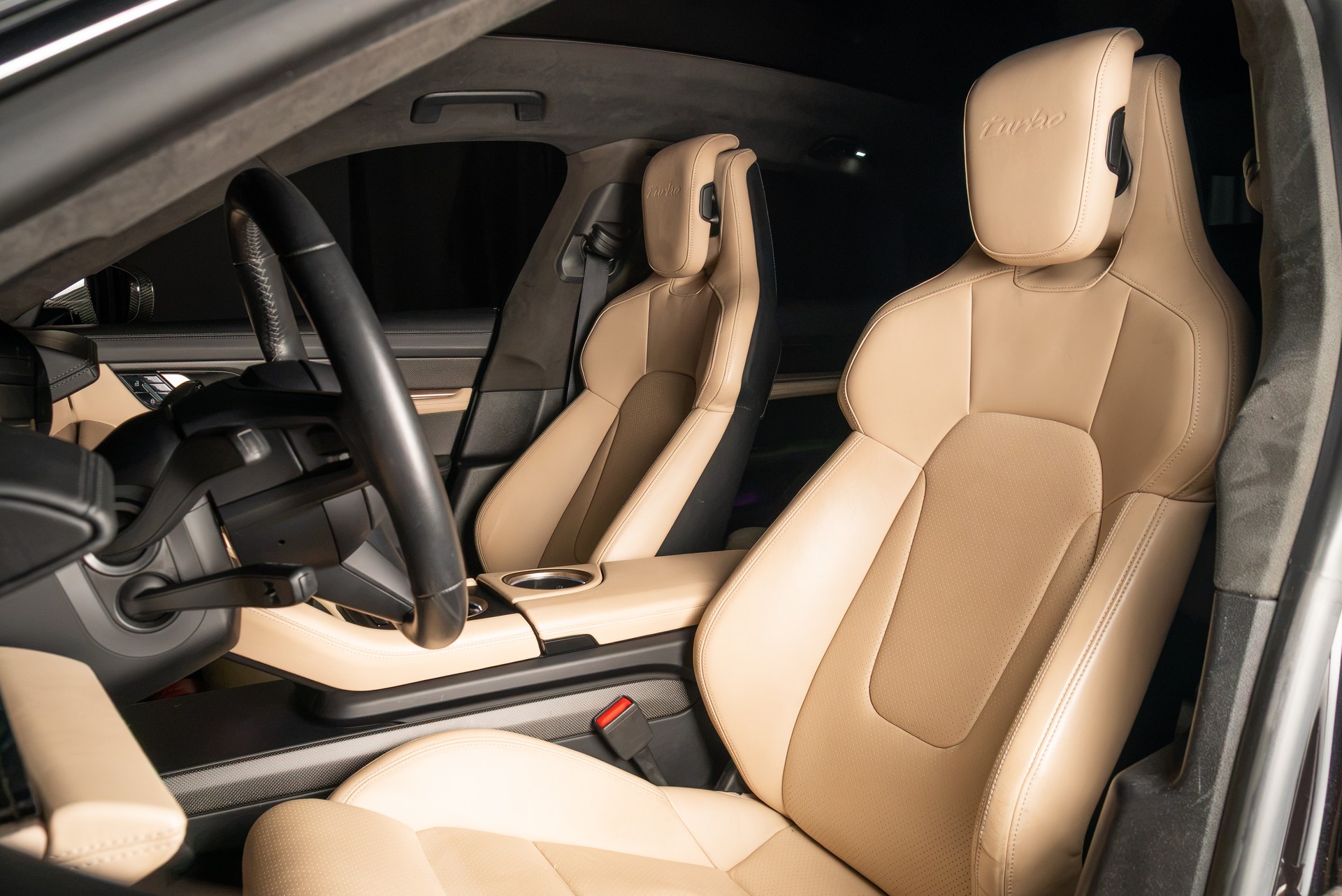 PORSCHE Taycan Turbo-image-11