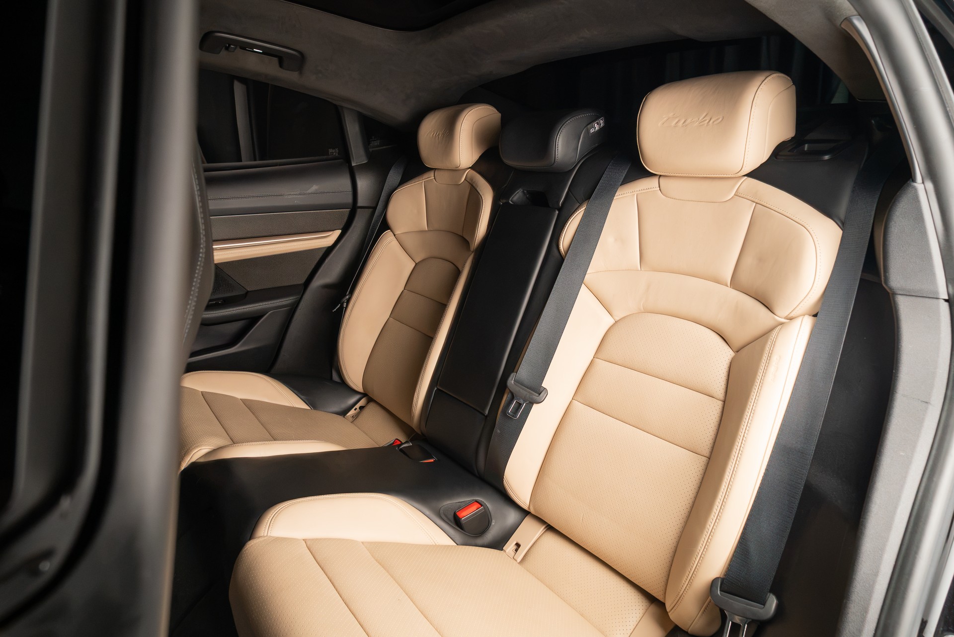 PORSCHE Taycan Turbo-image-12