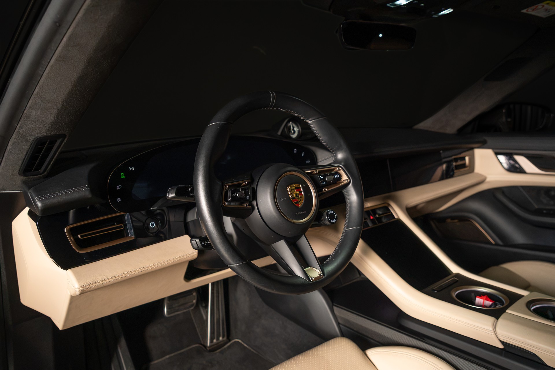 PORSCHE Taycan Turbo-image-9