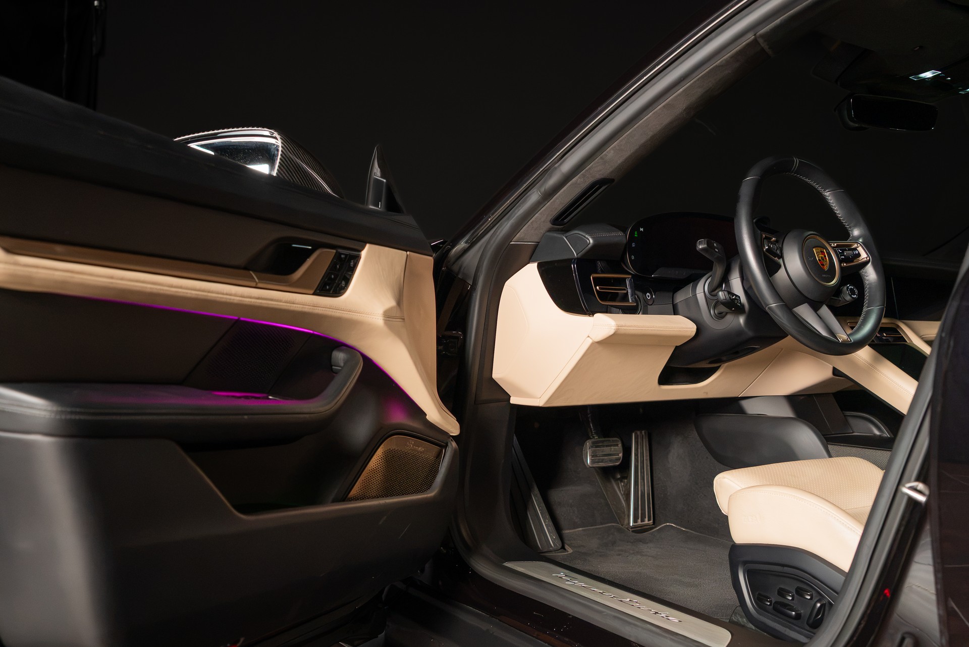 PORSCHE Taycan Turbo-image-10