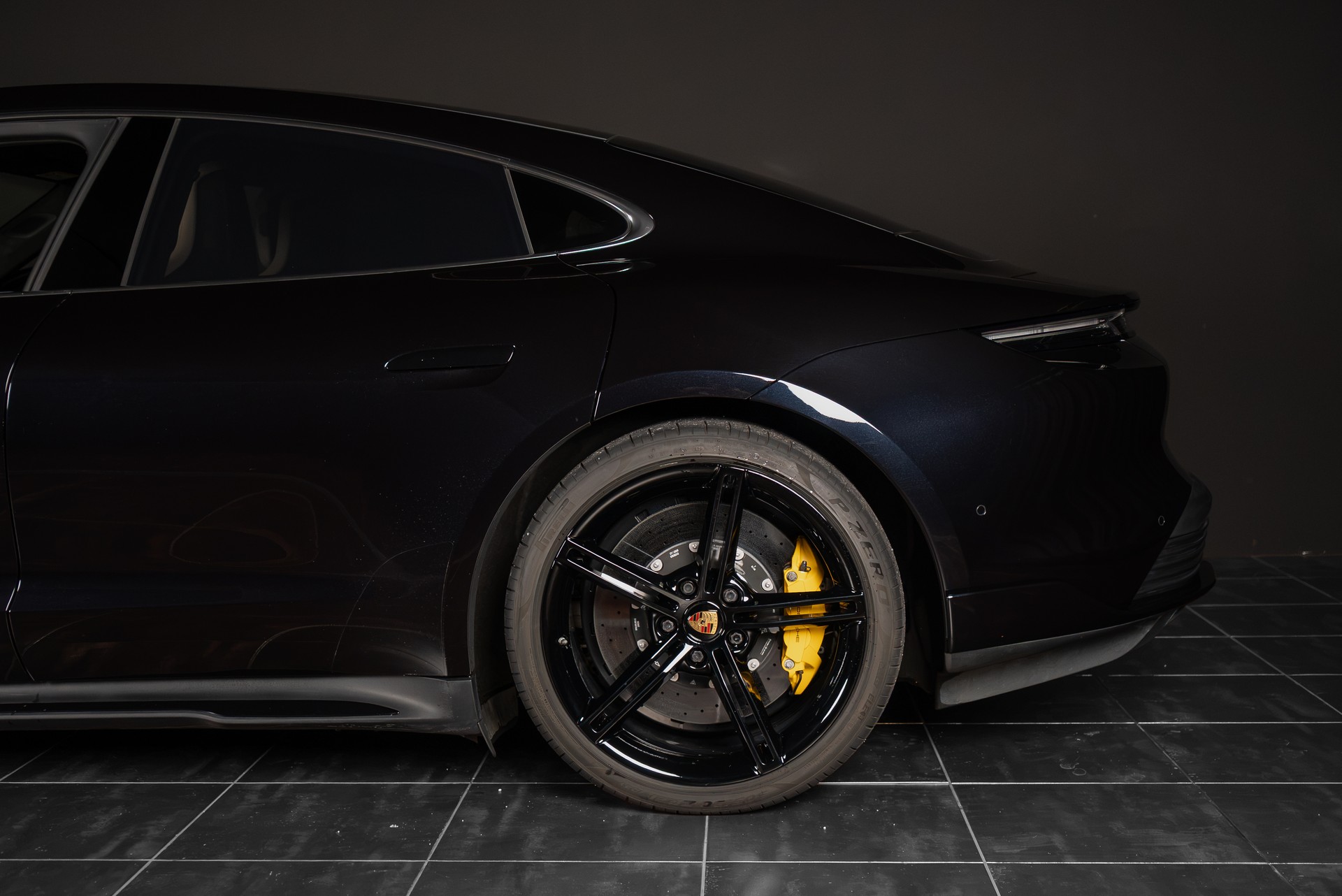 PORSCHE Taycan Turbo-image-2
