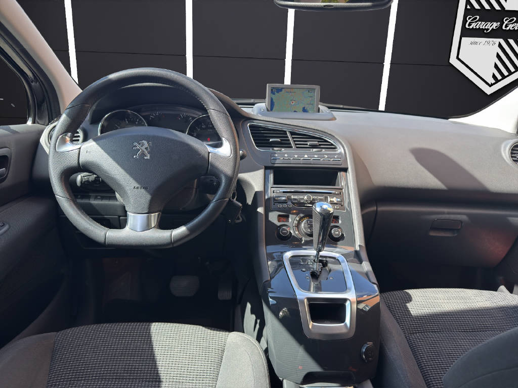 PEUGEOT 5008 1.6 THP 155 Allure-image-10