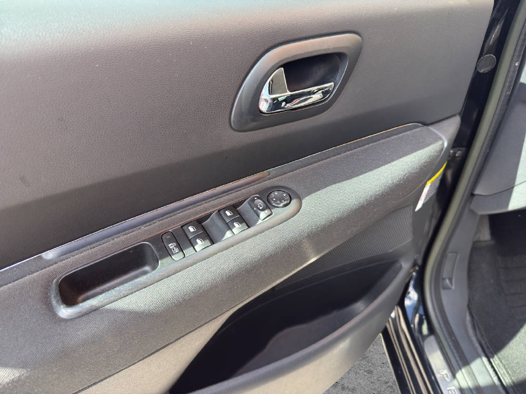 PEUGEOT 5008 1.6 THP 155 Allure-image-9