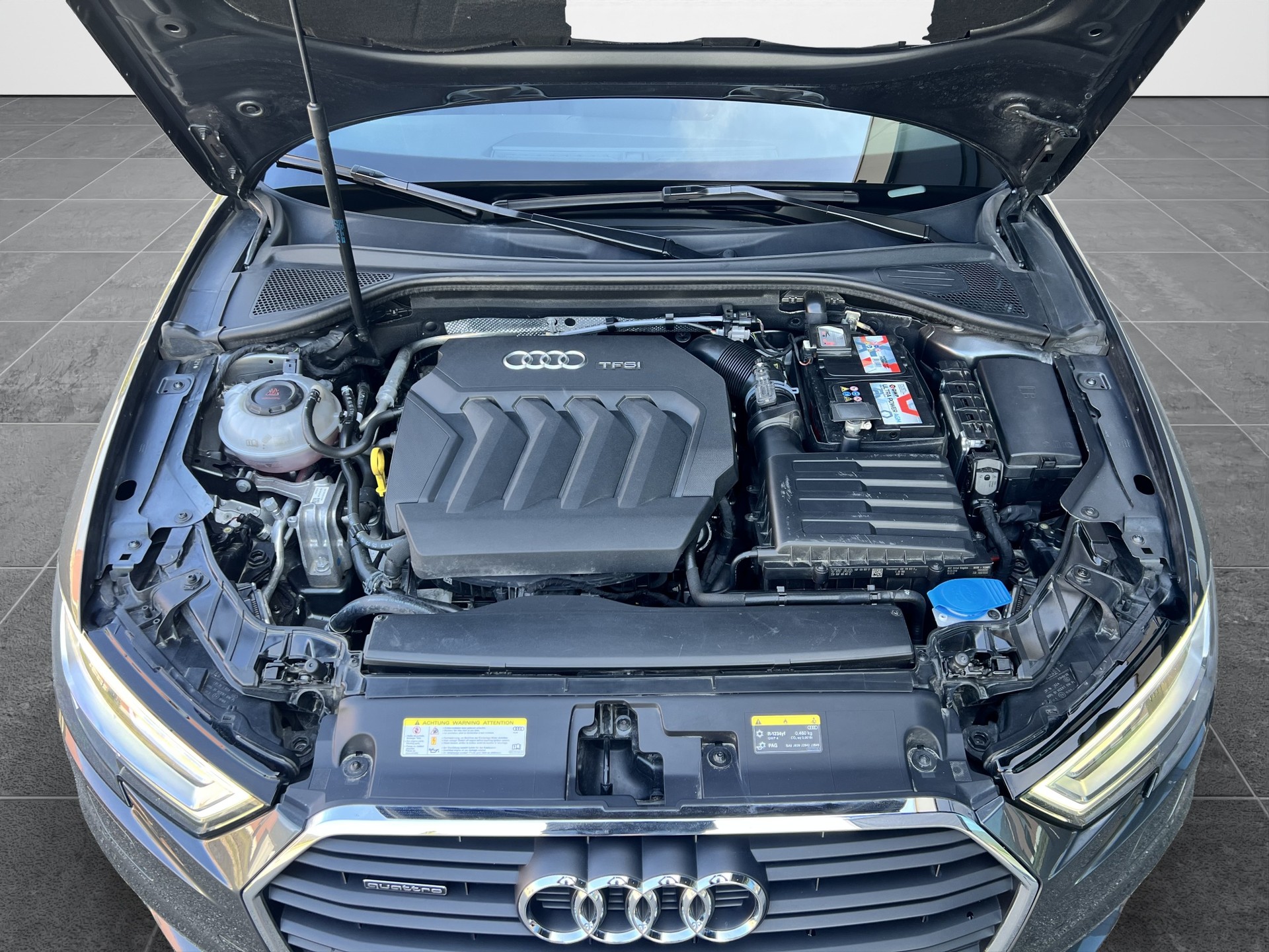 AUDI A3 Sportback S-Line 2.0 TFSI Sport Quattro S-tronic-image-15