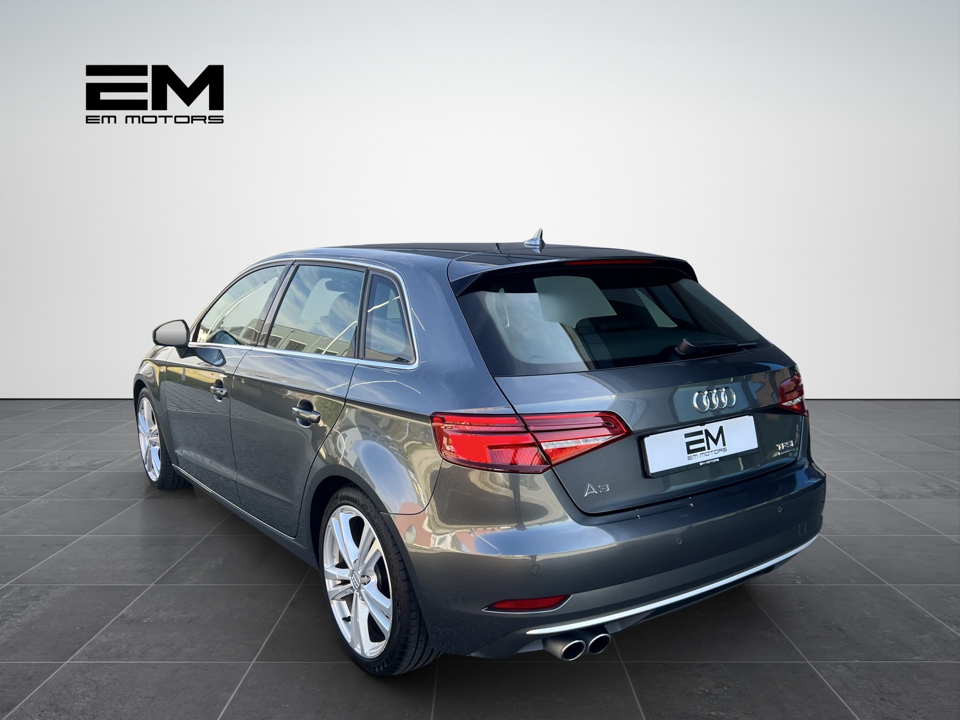 AUDI A3 Sportback S-Line 2.0 TFSI Sport Quattro S-tronic-image-3