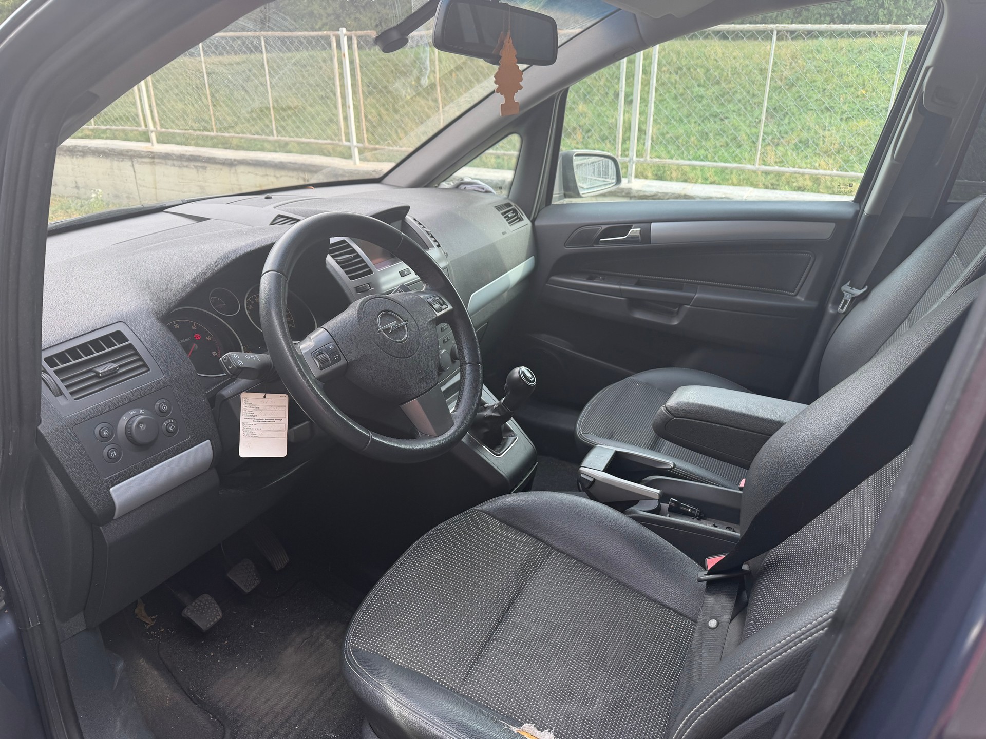 OPEL Zafira 1.9 CDTI Cosmo-image-6