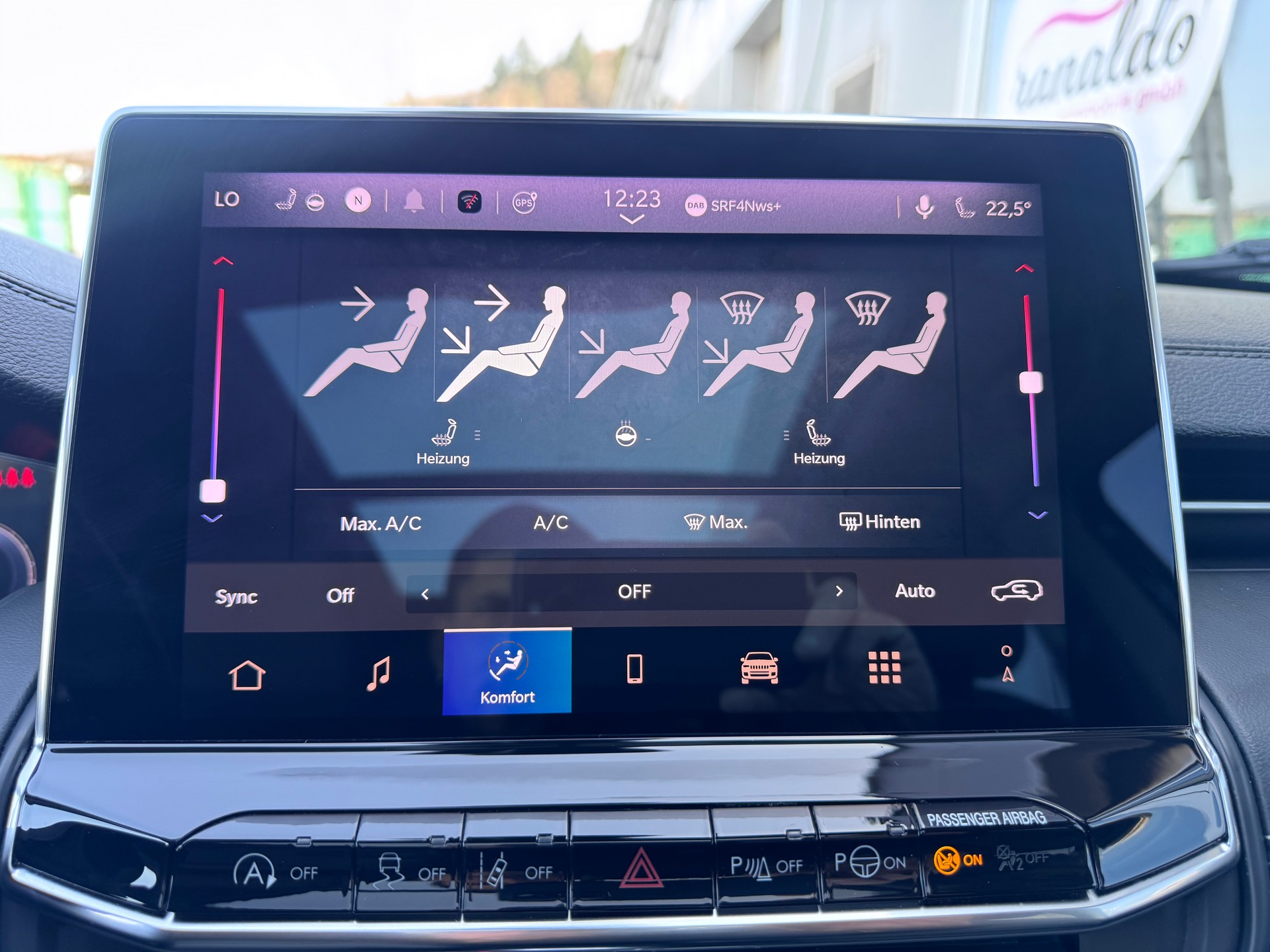 JEEP Compass 4x2 1.3 Limited DKG+Navigation+Bluetooth+360°Kamera+El.Heckklappe+Abstandregeltempomat+Panorama-Glasdach+8-fach bereift+-image-25