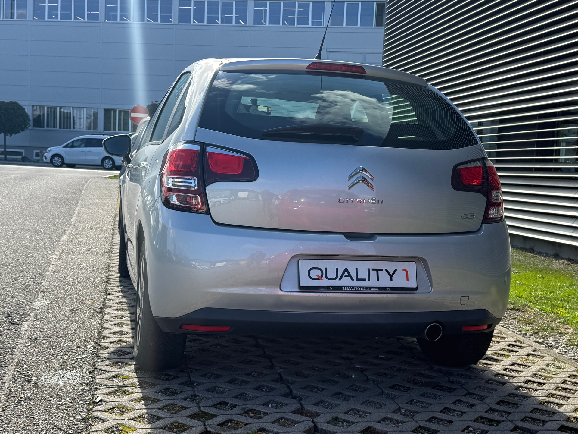 CITROEN C3 1.2i Exclusive-image-4